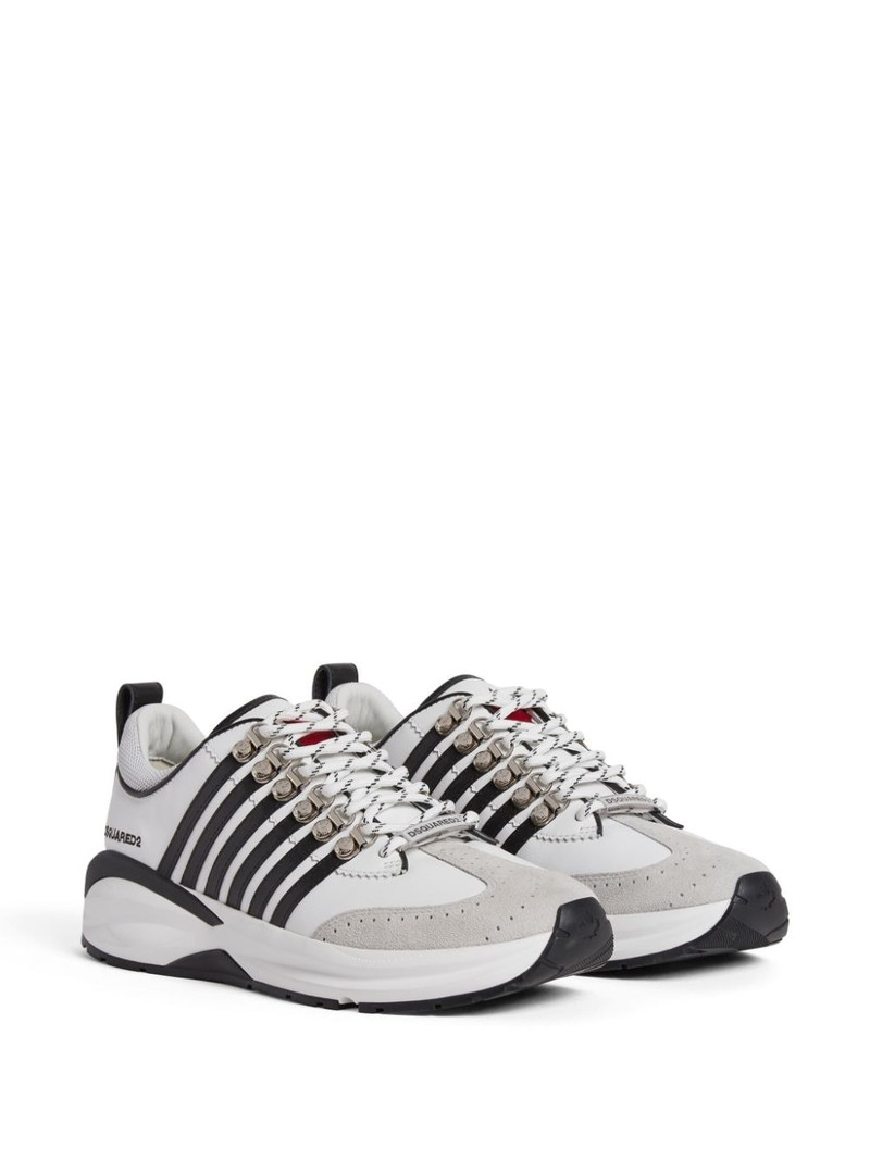 DSQUARED2 logo-print low-top sneakers outlook
