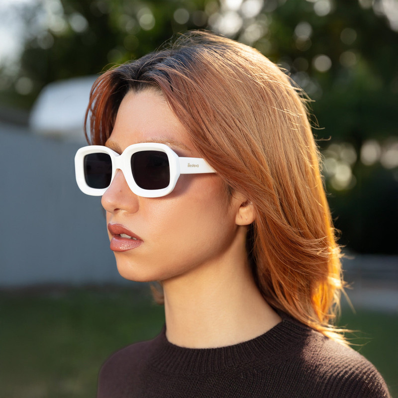 illesteva Vinyl Sunglasses outlook