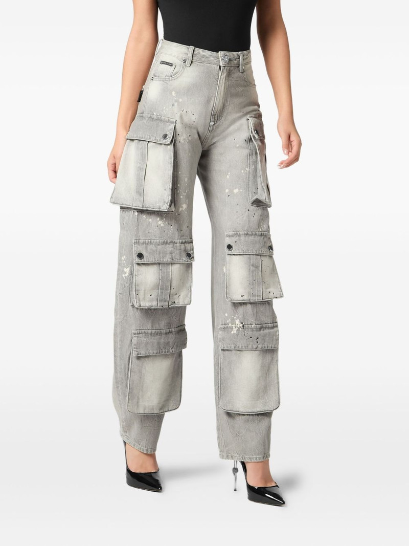cargo-pocket jeans 3