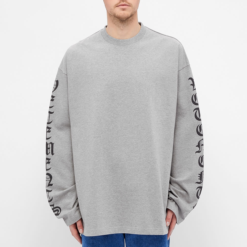 VETEMENTS Long Sleeve Gothic Font Oversized Tee - 4