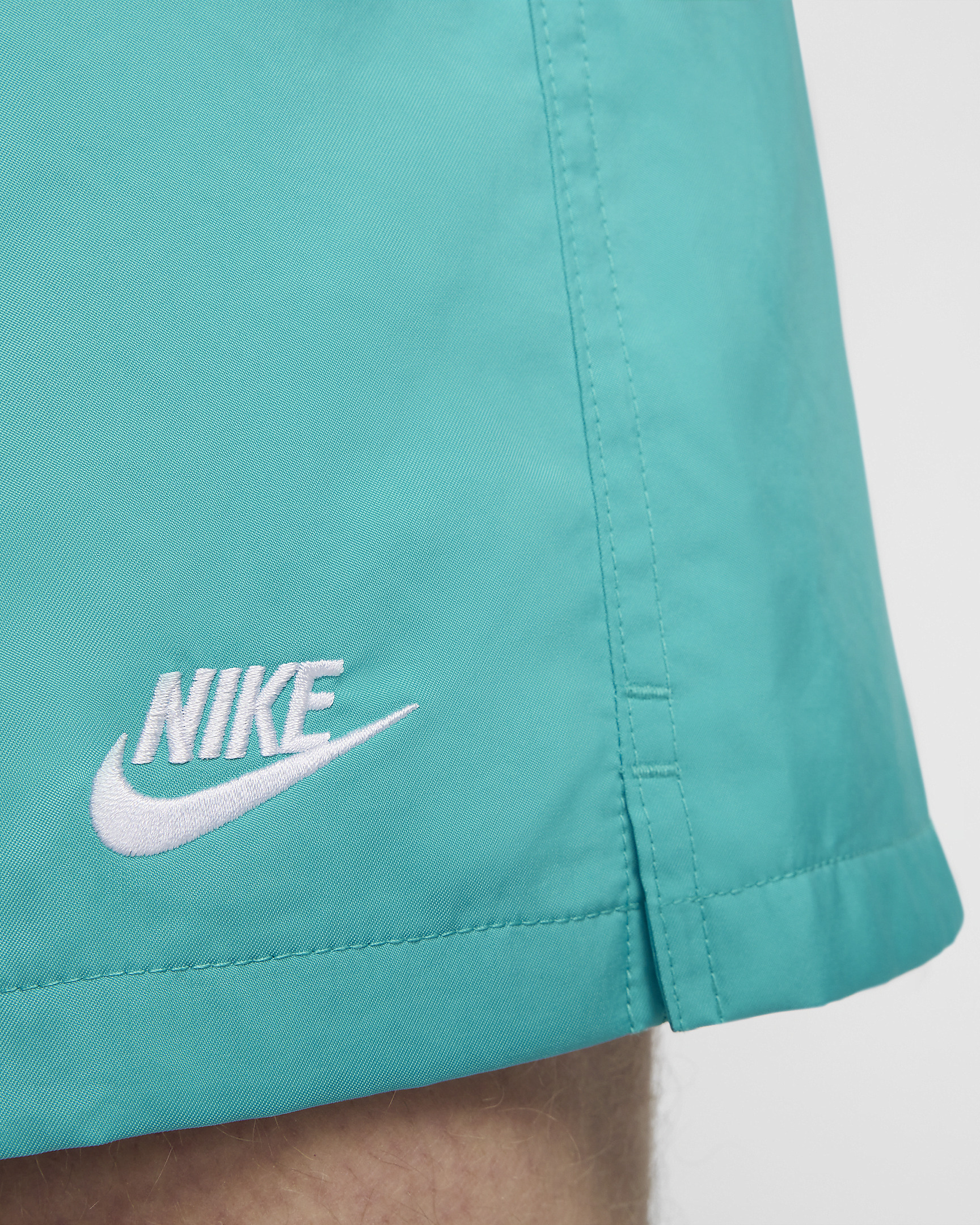 Nike Club Men's Woven Flow Shorts - 4