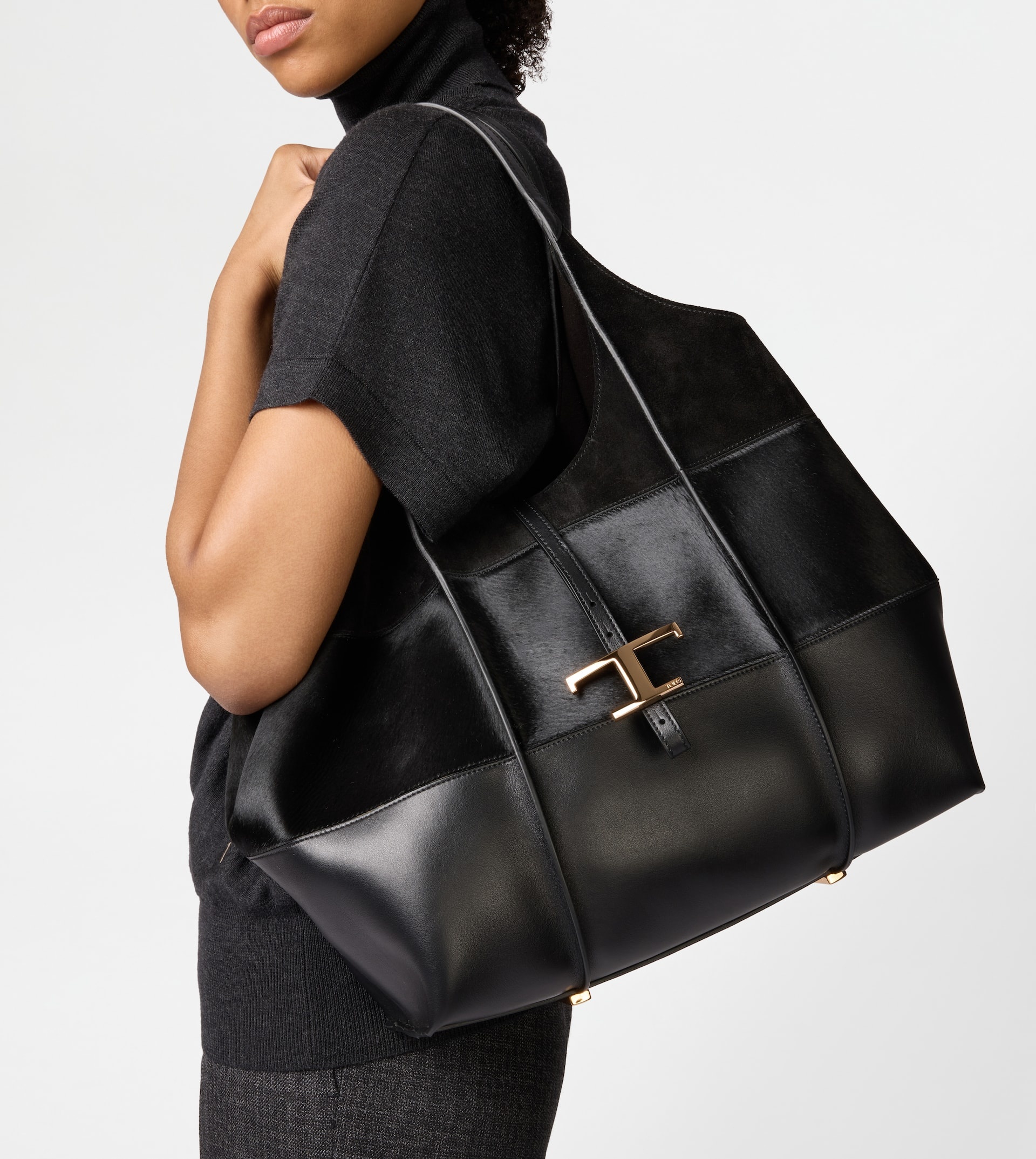 T TIMELESS SHOPPING BAG IN LEATHER MEDIUM - BLACK - 6