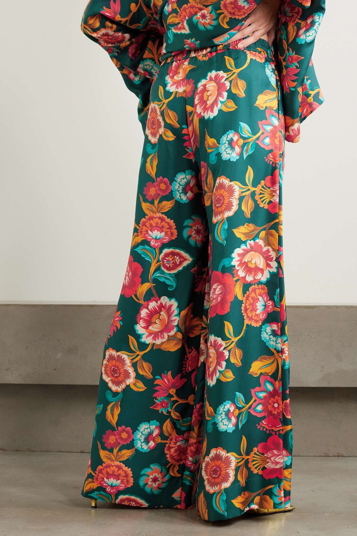 Floral-print silk-twill wide-leg pants - 3