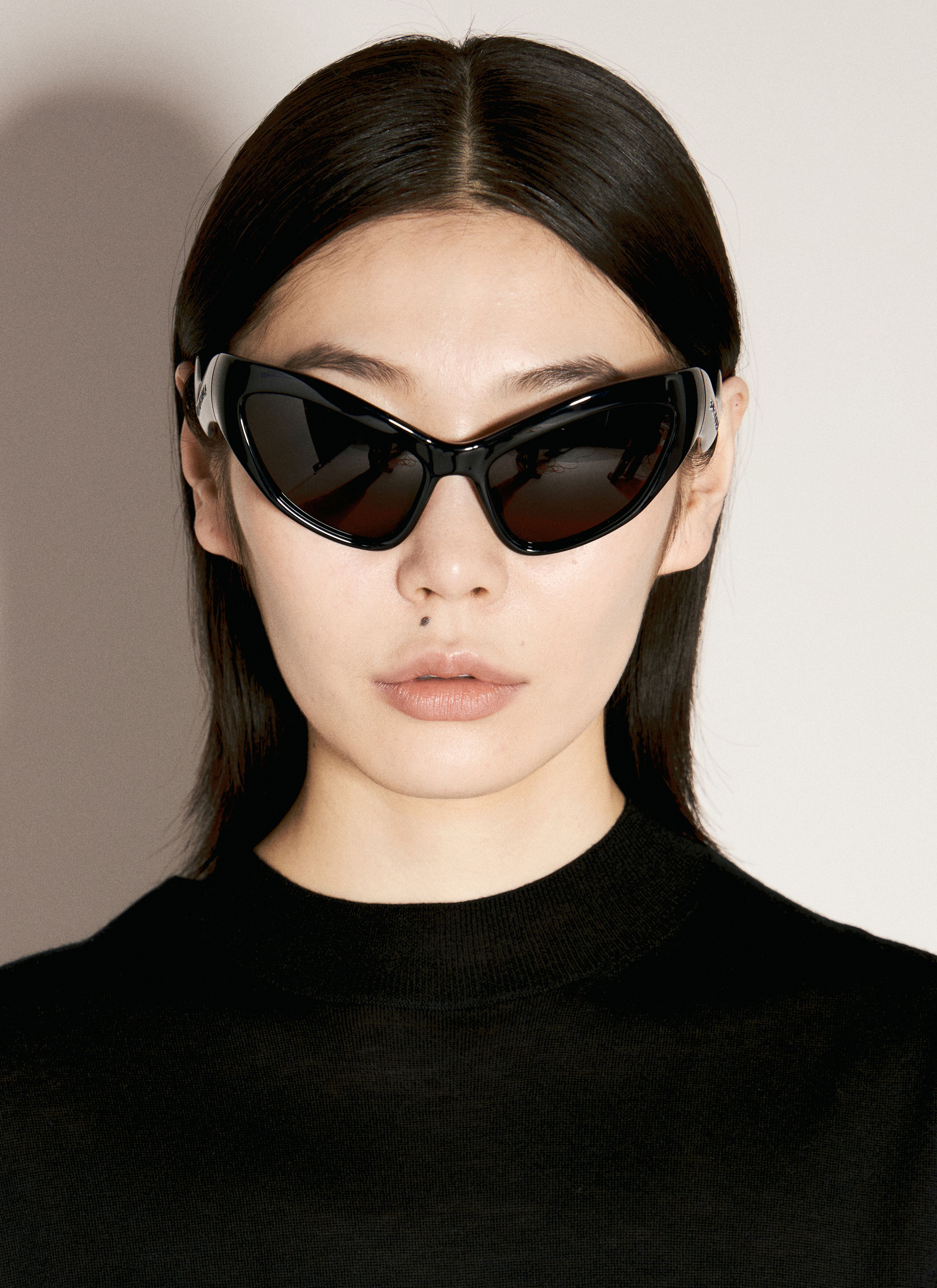 【関税＆送料込み】Balenciaga 'Hamptons Cat' Sunglasses BALENCIAGA HAMPTONS CAT 0319 Ivory White Fashion Wavy