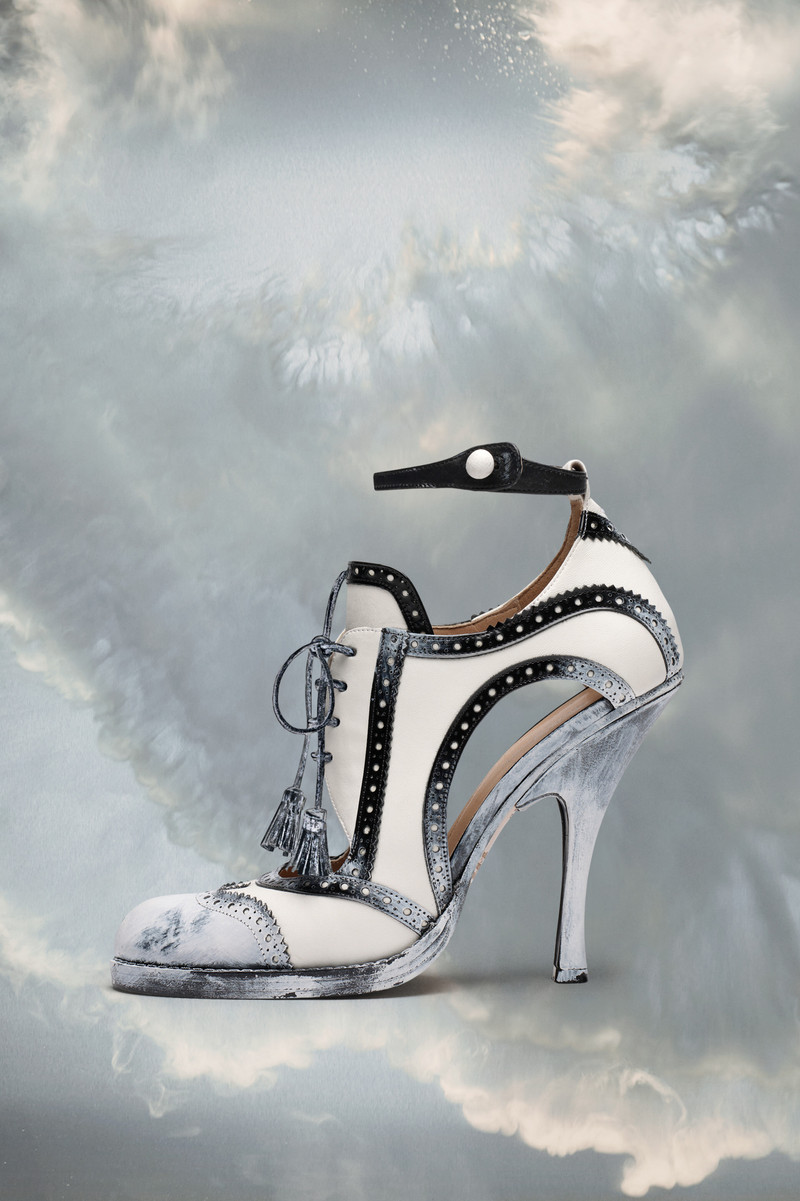 Maison Margiela Tabi Bianchetto ankle strap heel outlook
