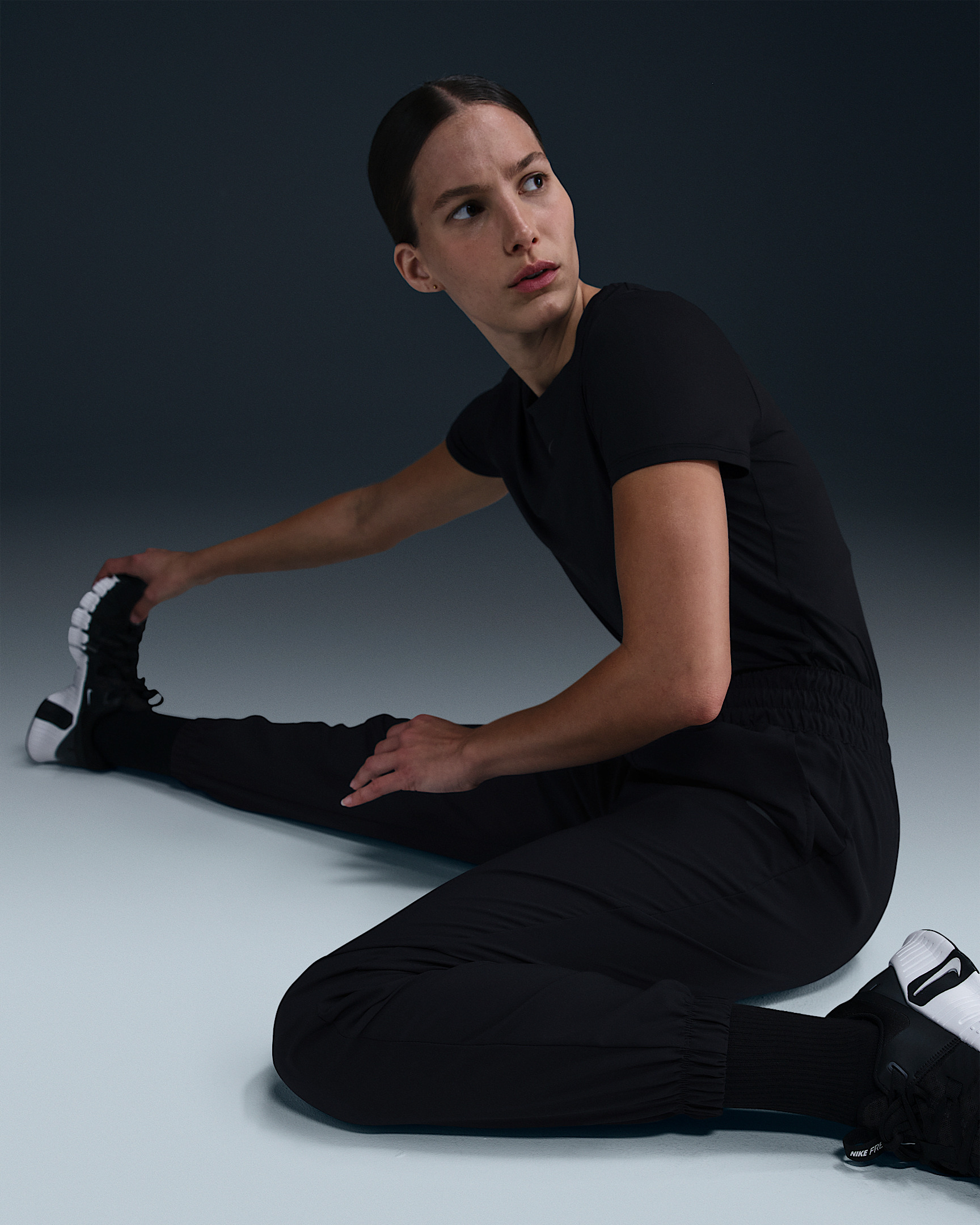 Nike One Women's Dri-FIT High-Waisted 7/8 Joggers - 5