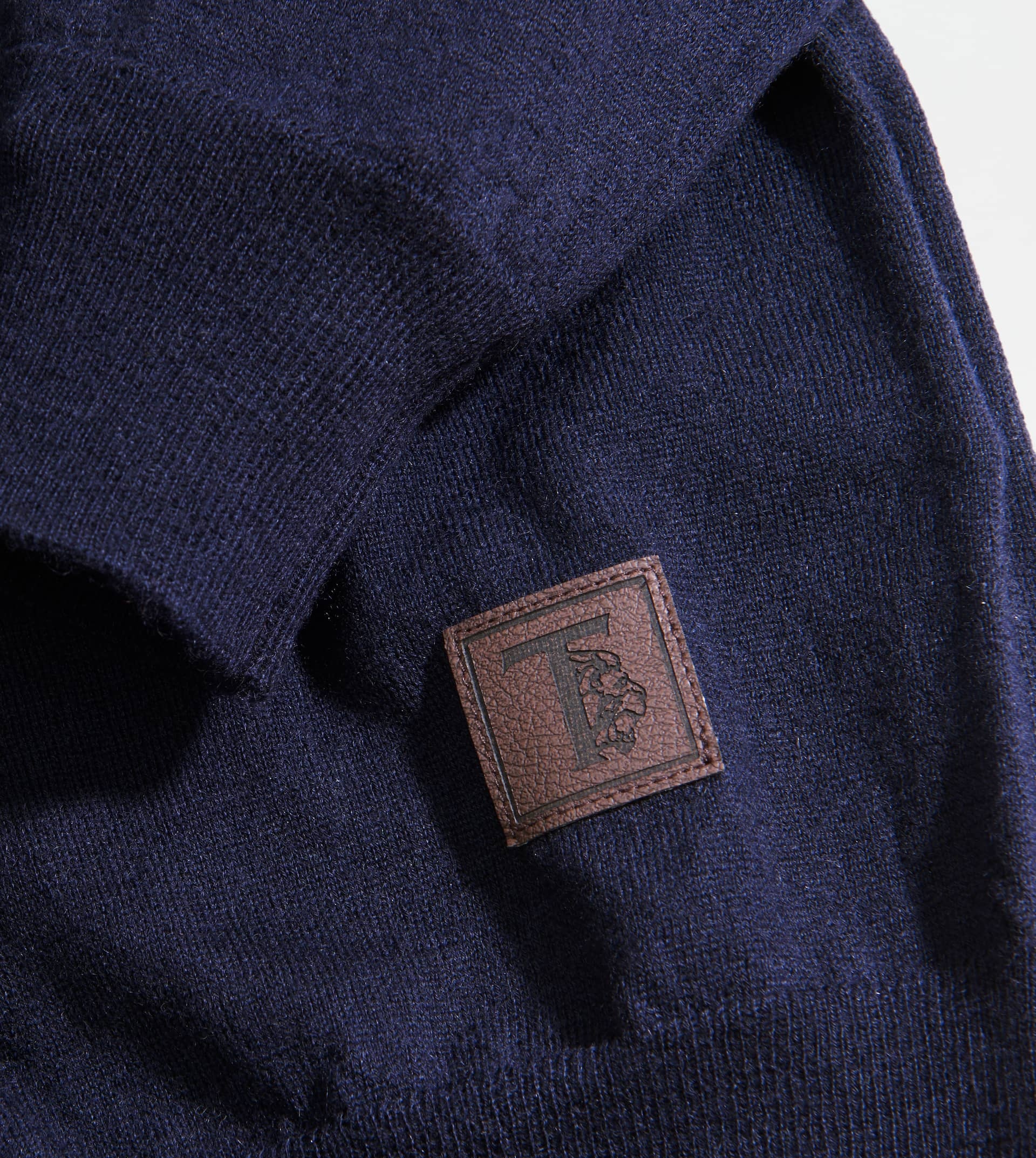 HIGH NECK JUMPER IN CASHMERE - BLUE - 5