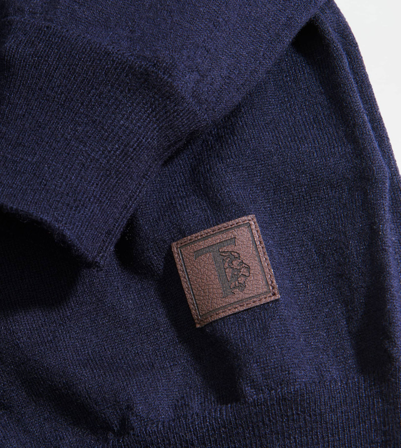 HIGH NECK JUMPER IN CASHMERE - BLUE 5