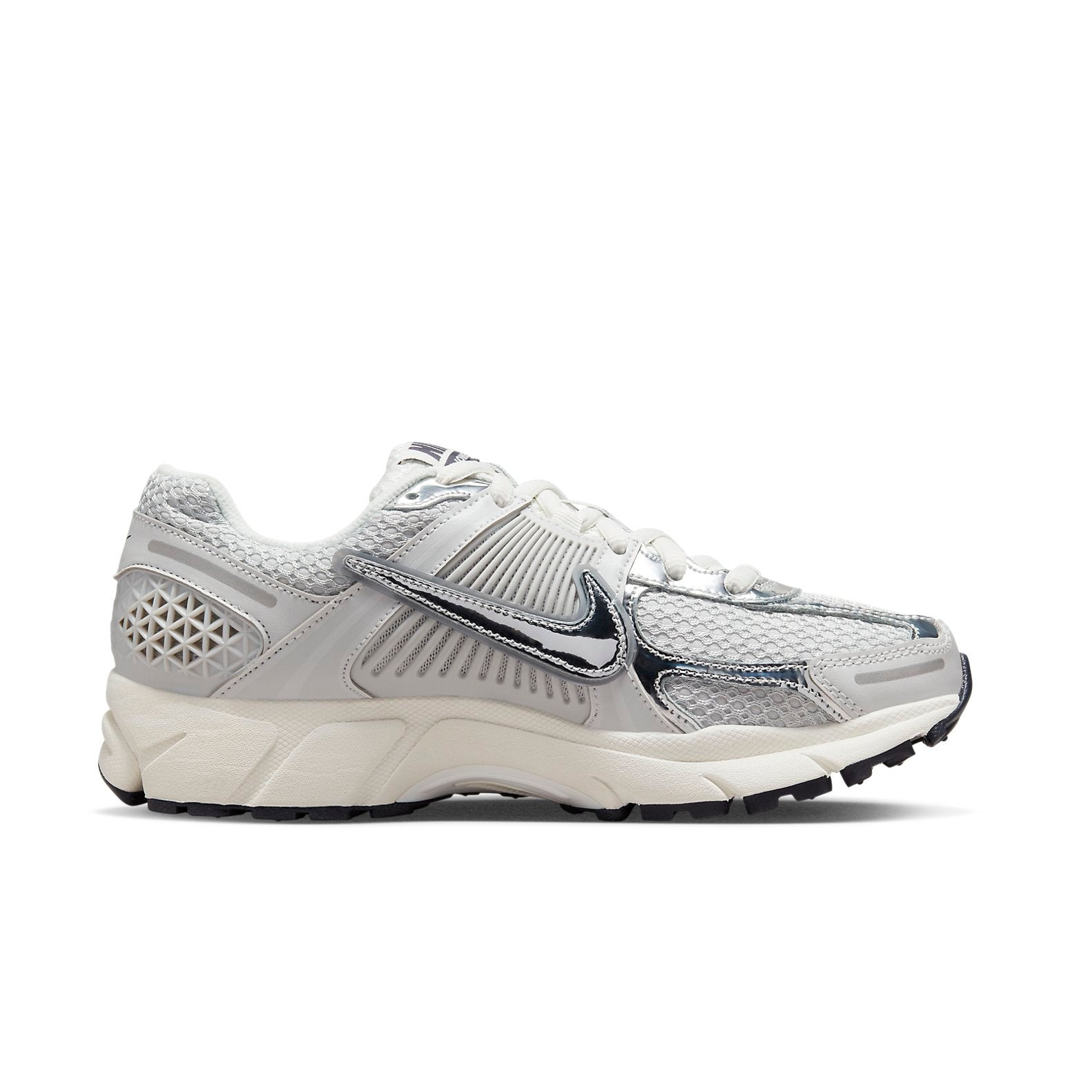 (WMNS) Nike Air Zoom Vomero 5 'Photon Dust Metallic Silver' FD0884-025 - 2