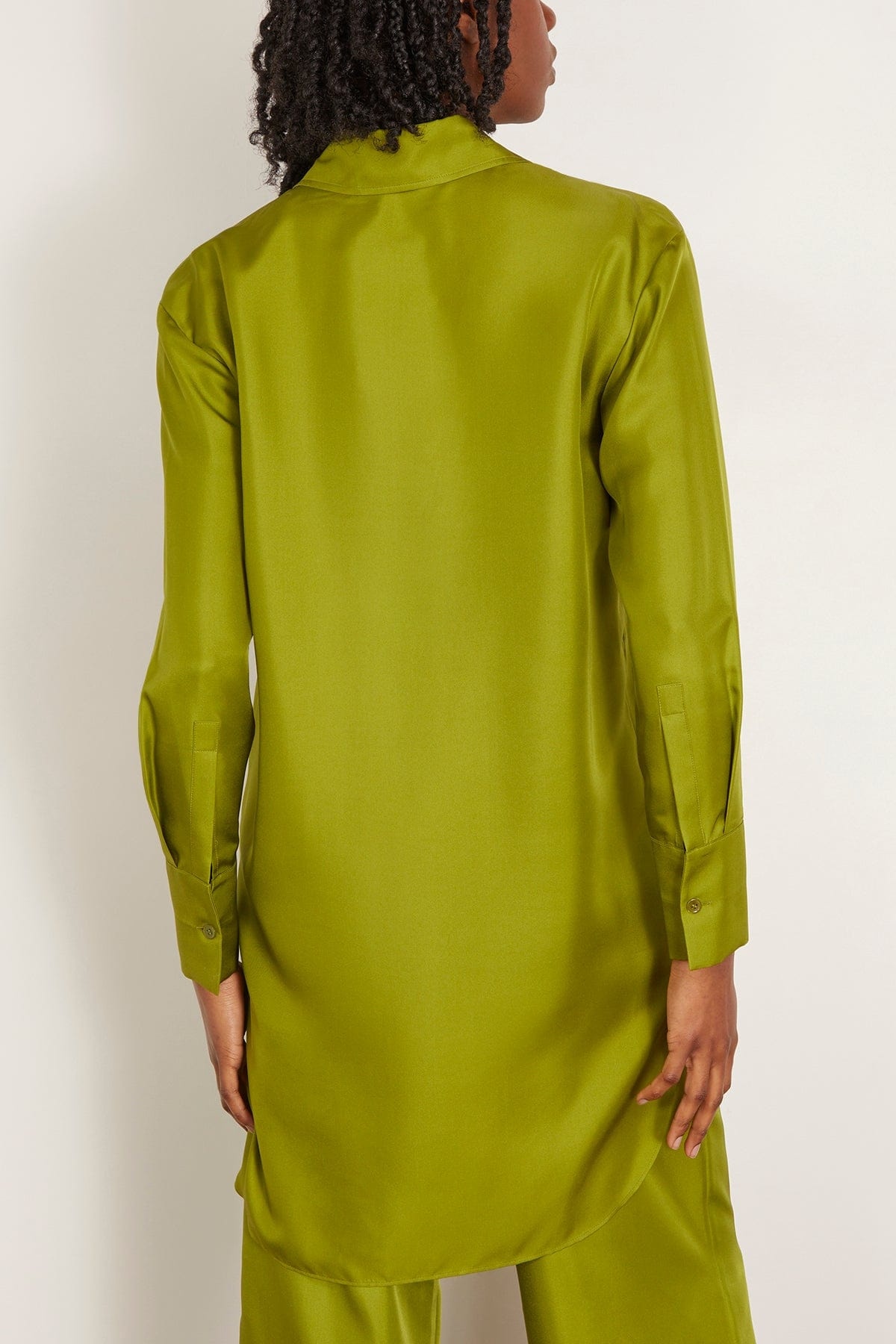 Signature Elongated Silk Shirt in Garden Green - 4