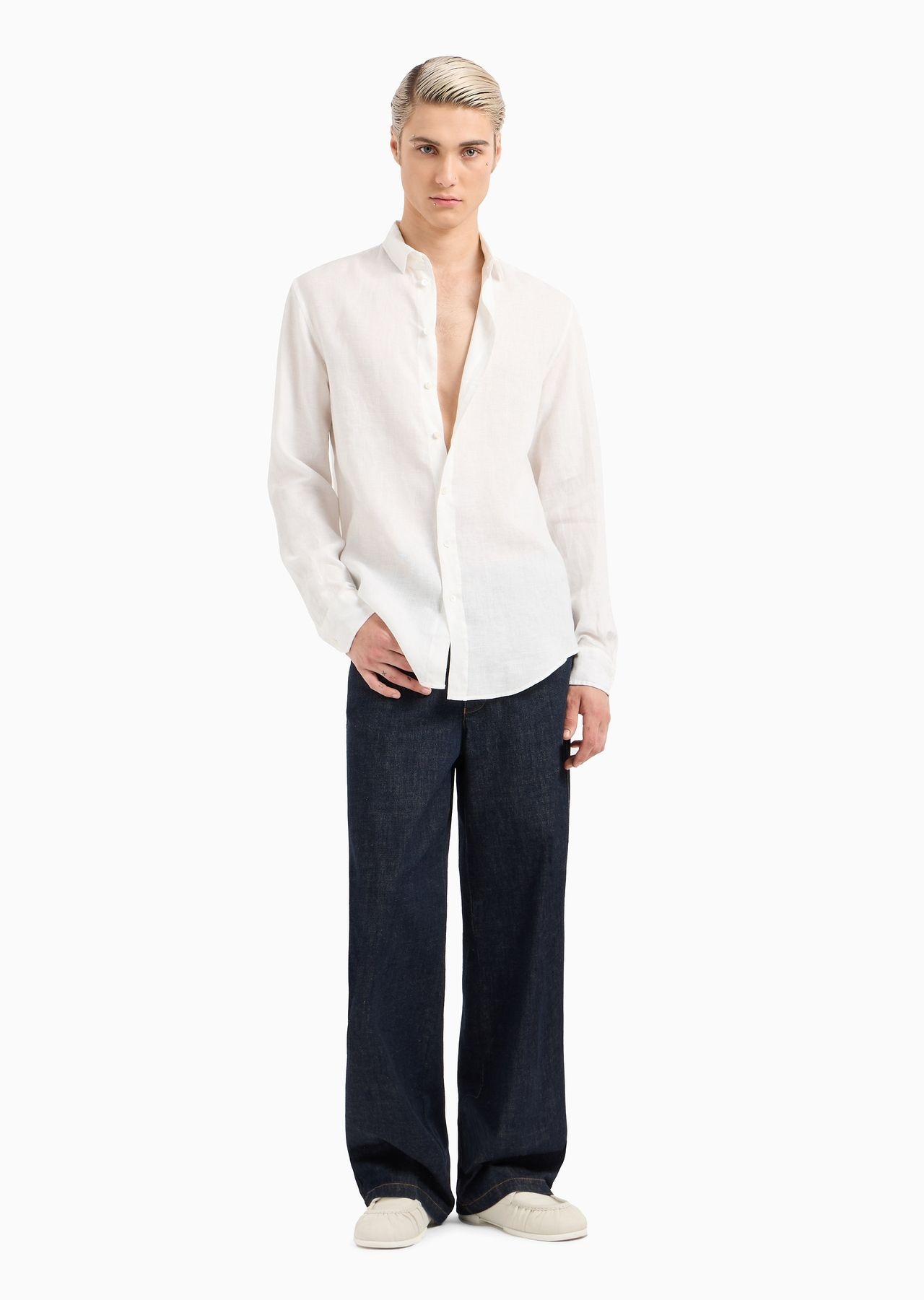 Garment-dyed linen shirt with French collar - 4