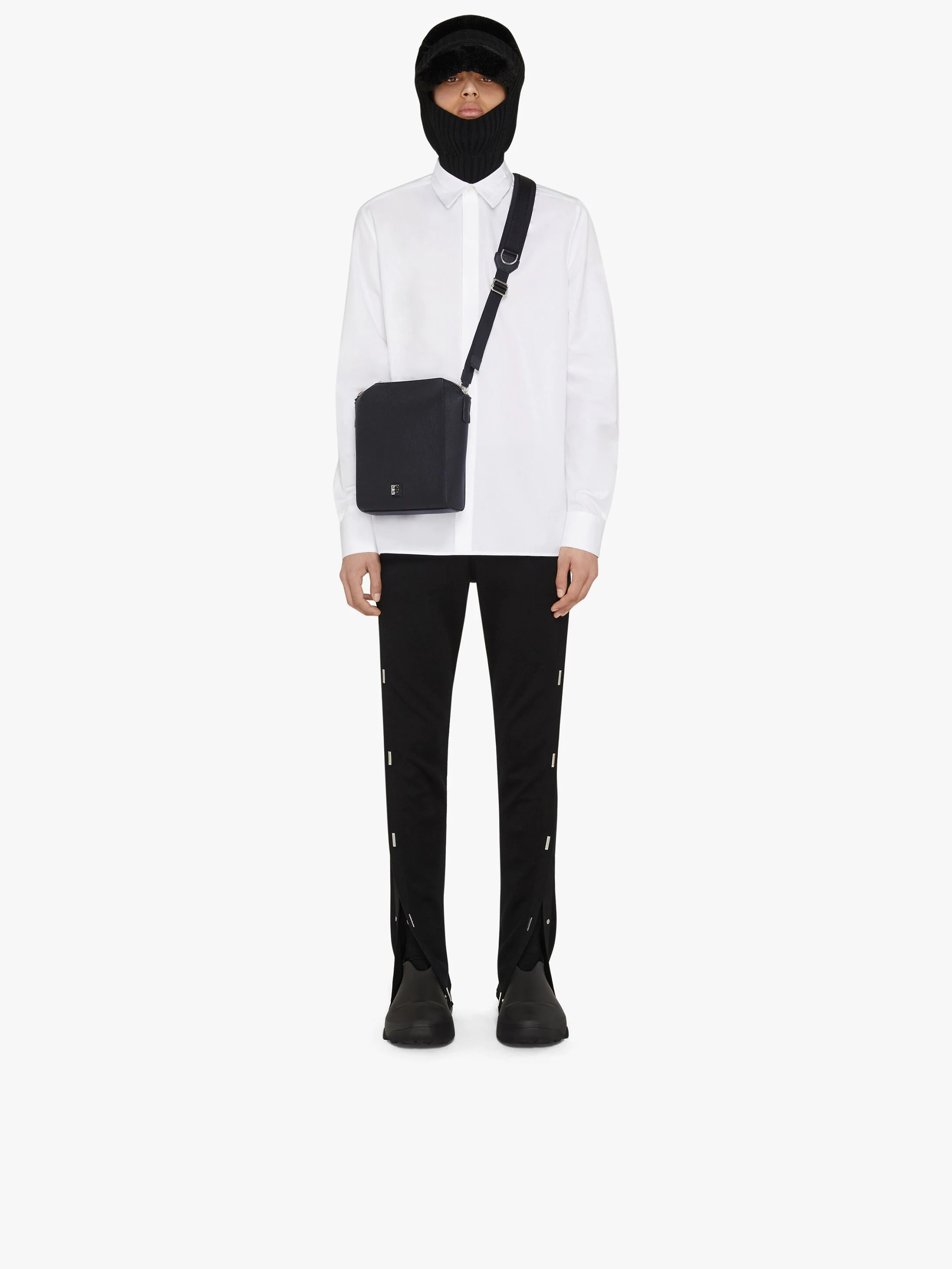 ANTIGONA MESSENGER BAG IN GRAINED LEATHER - 2