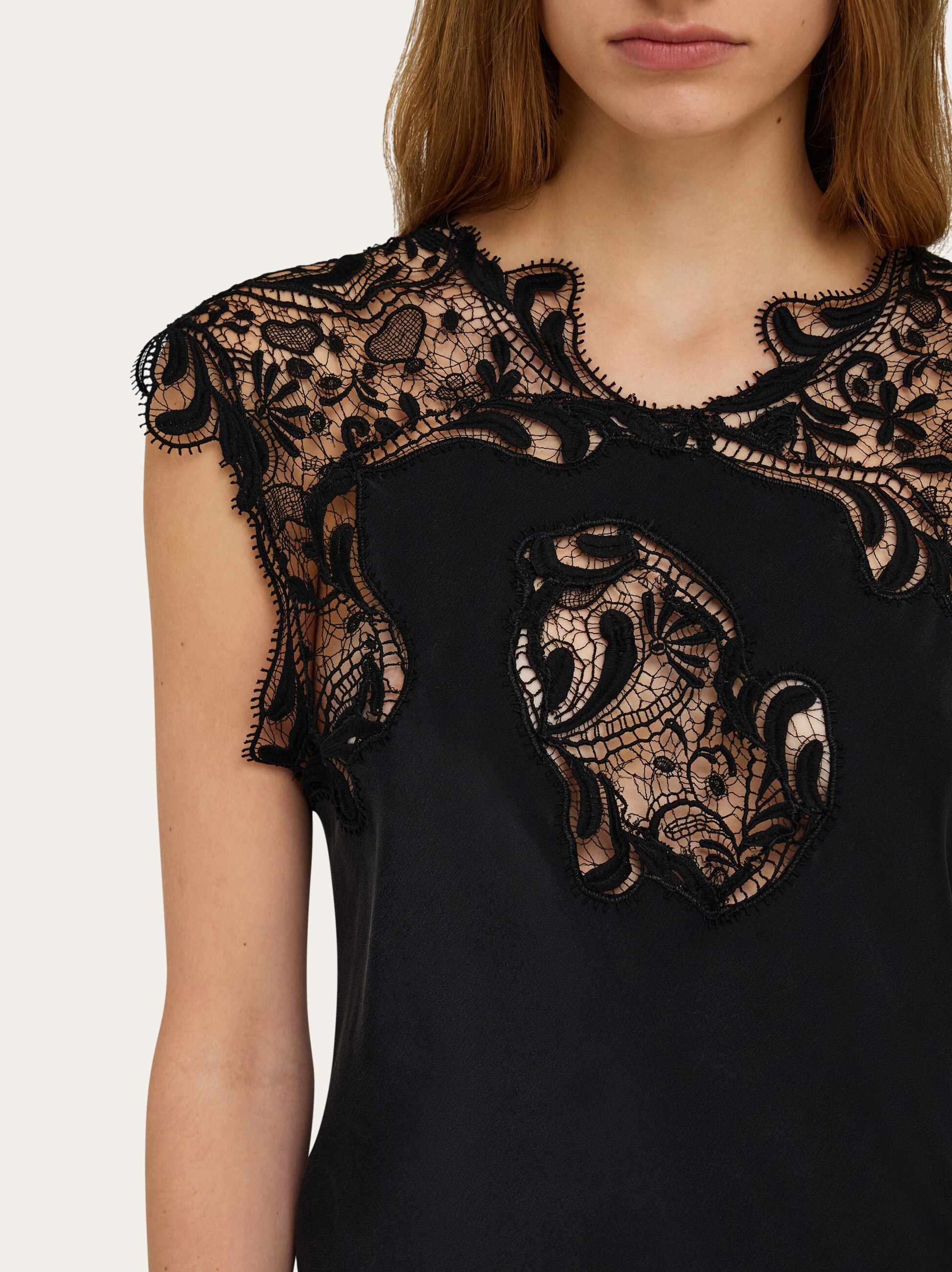 Silk dress with lace detail - 5