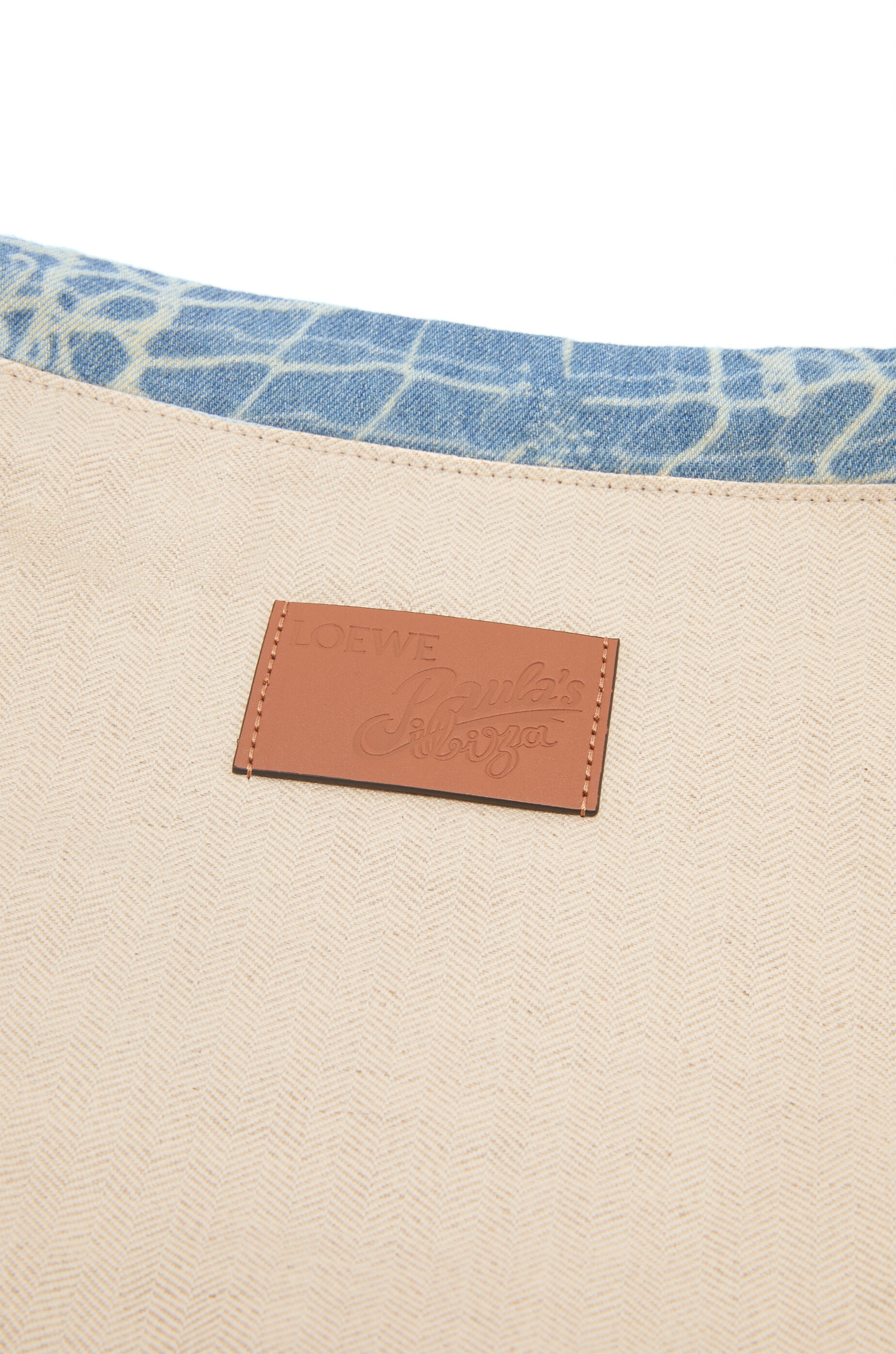 Crab charm in calfskin and brass - 13