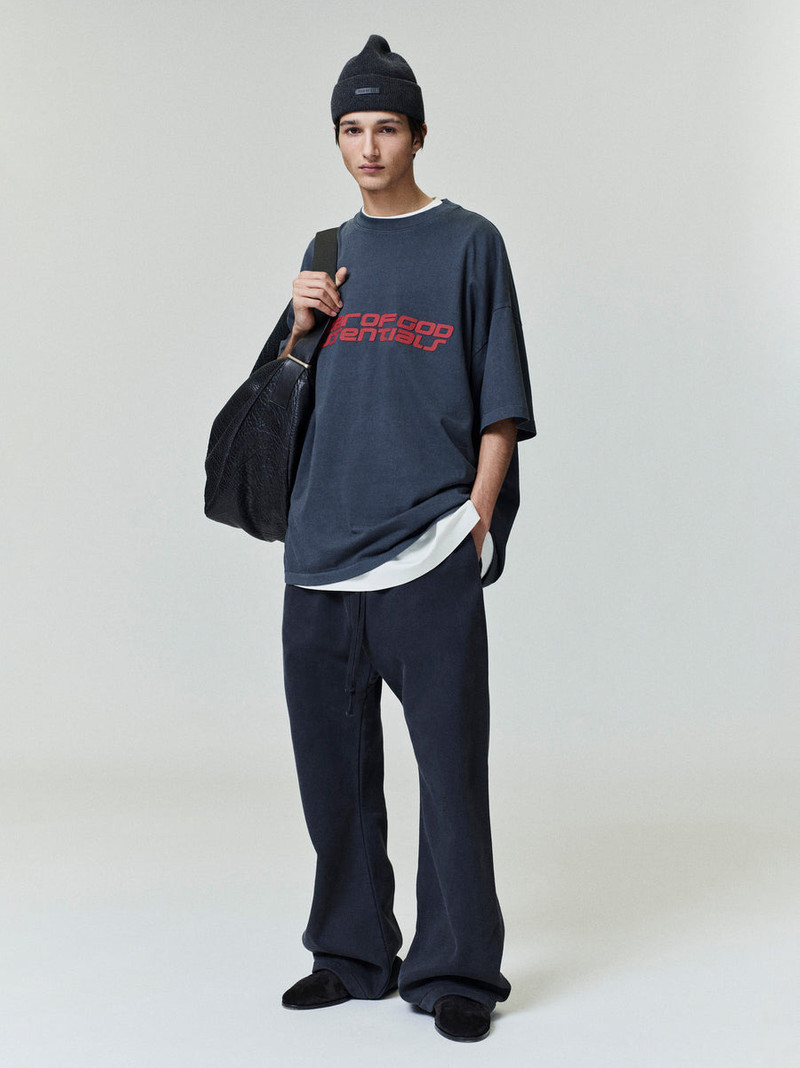 ESSENTIALS Fear of God Essentials 90s Tee outlook