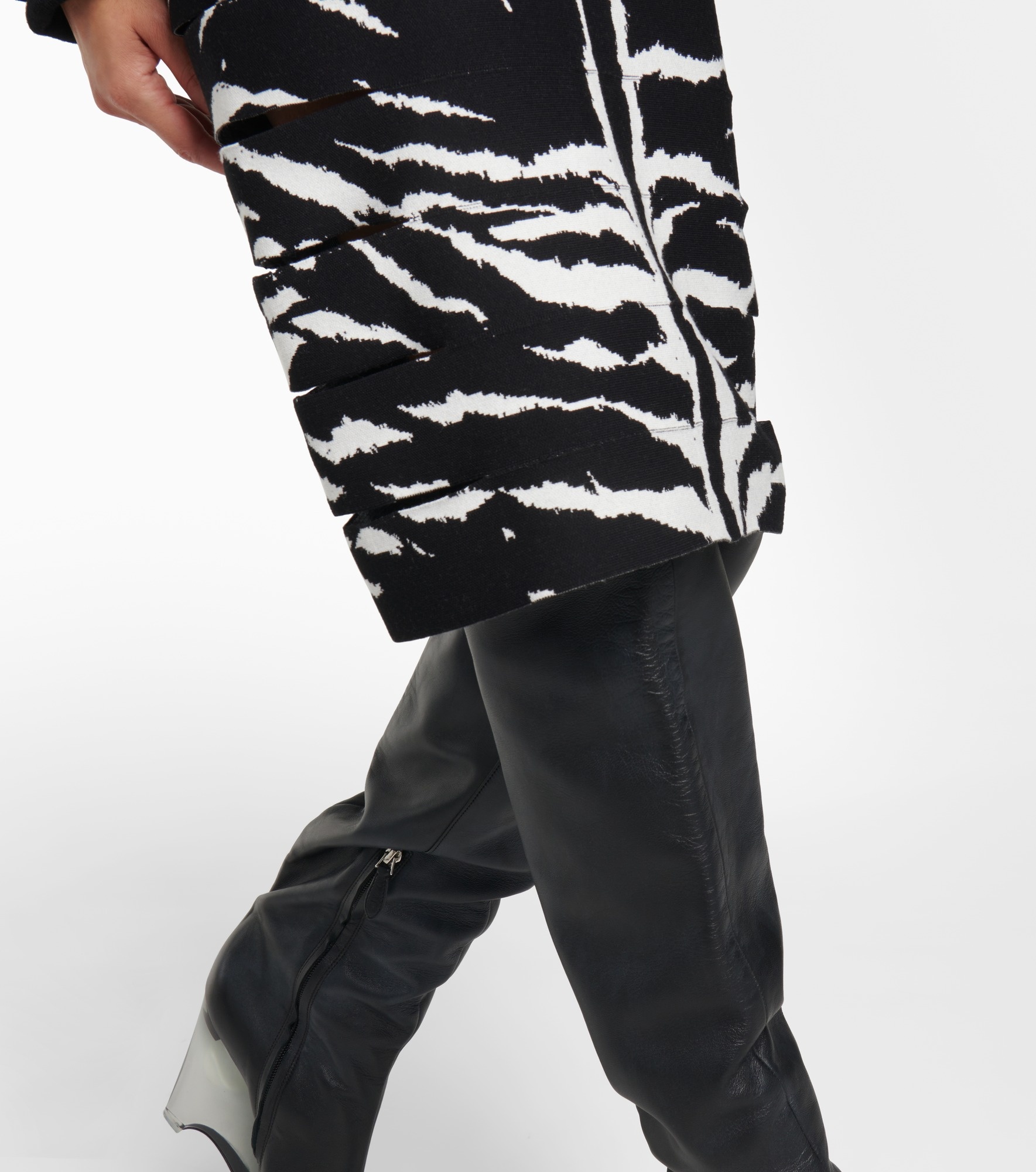 Zebra-printed high-rise midi skirt - 5