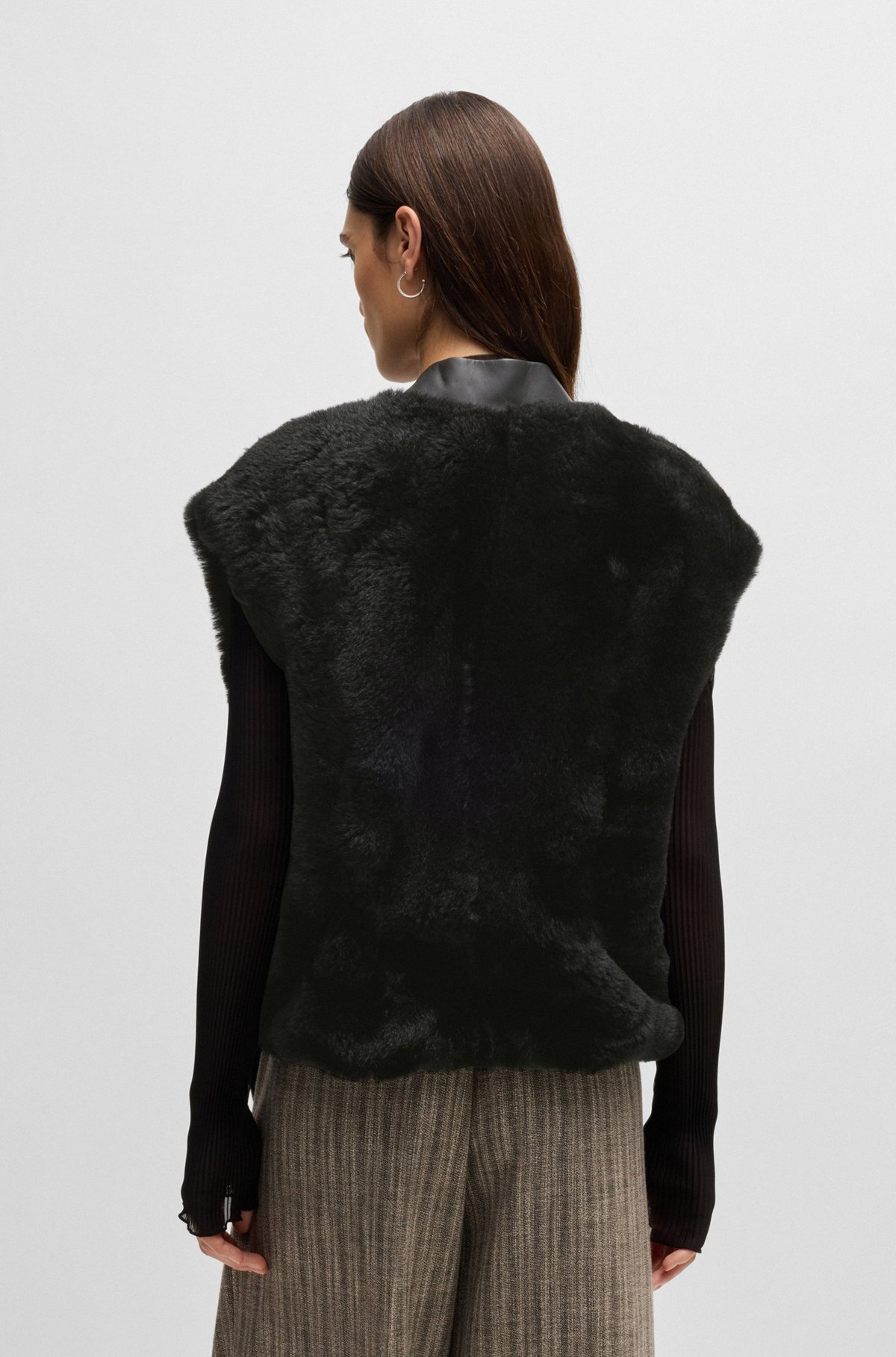 SLEEVELESS SHEARLING JACKET WITH LEATHER TRIMS - 4