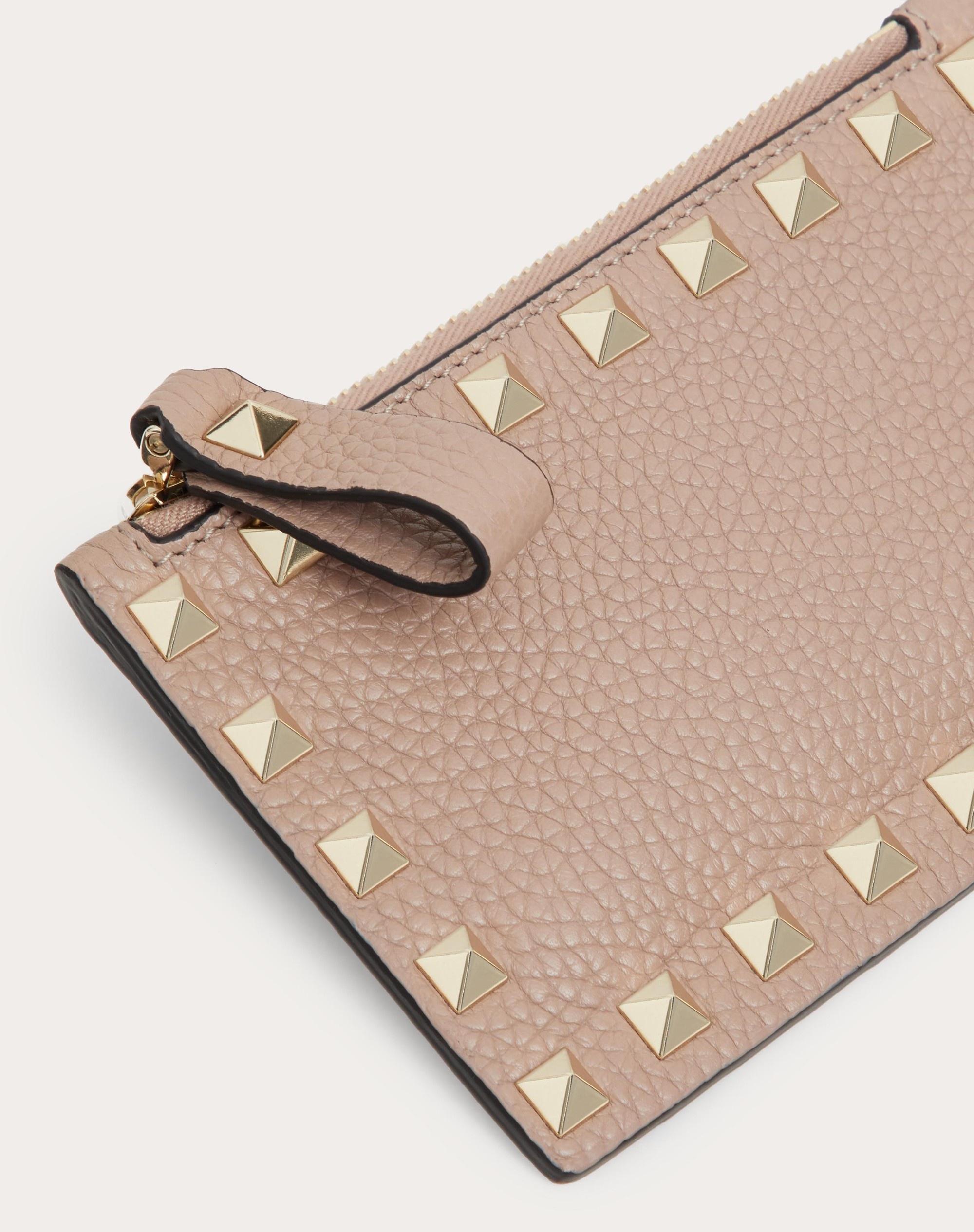 ROCKSTUD GRAINY CALFSKIN CARDHOLDER WITH ZIPPER - 2