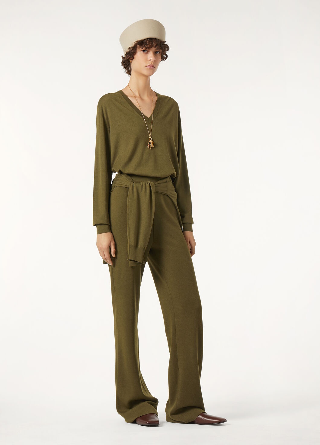 Royal Lightness V-Neck - 2