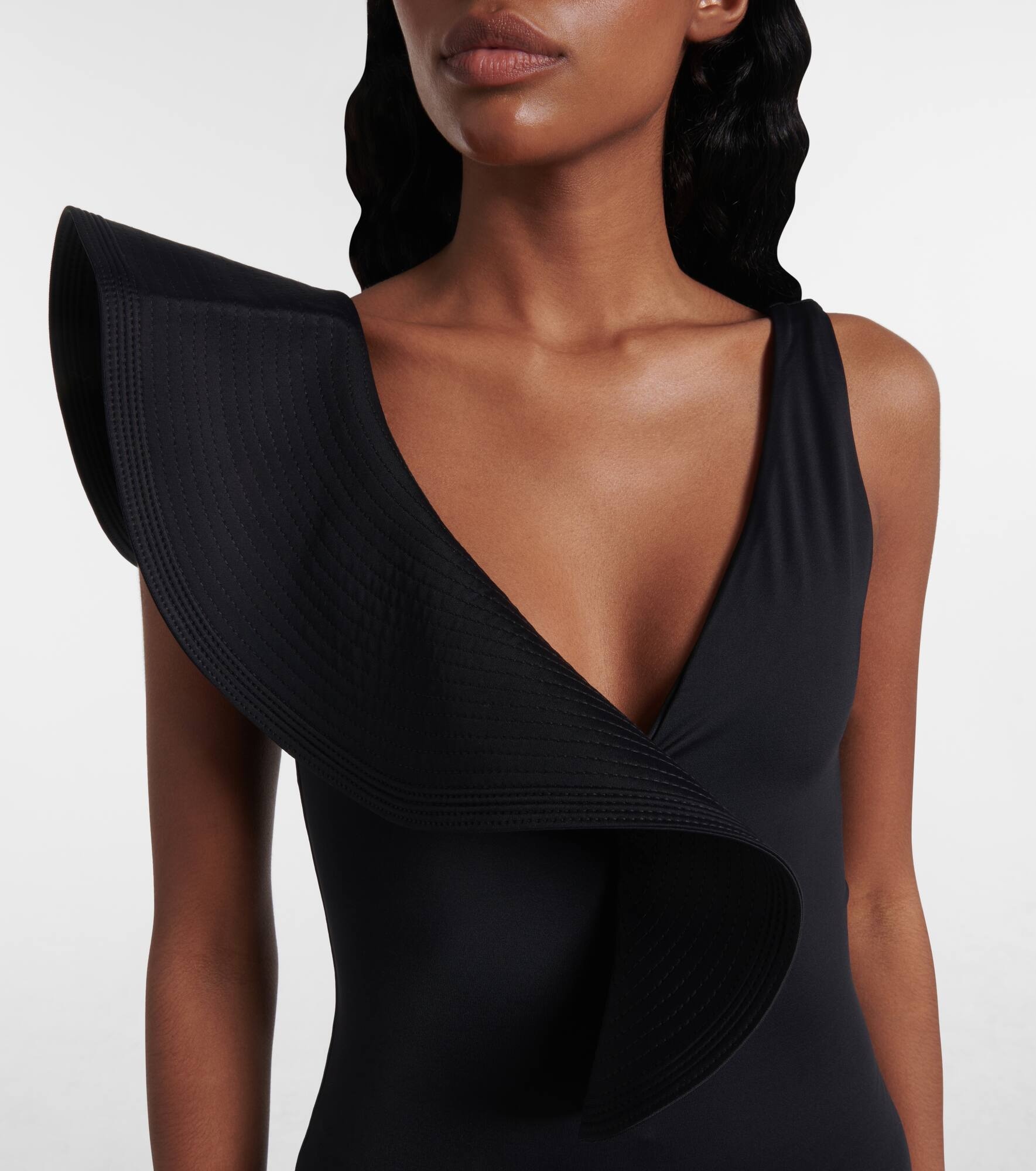 Asymmetric ruffled swimsuit - 4