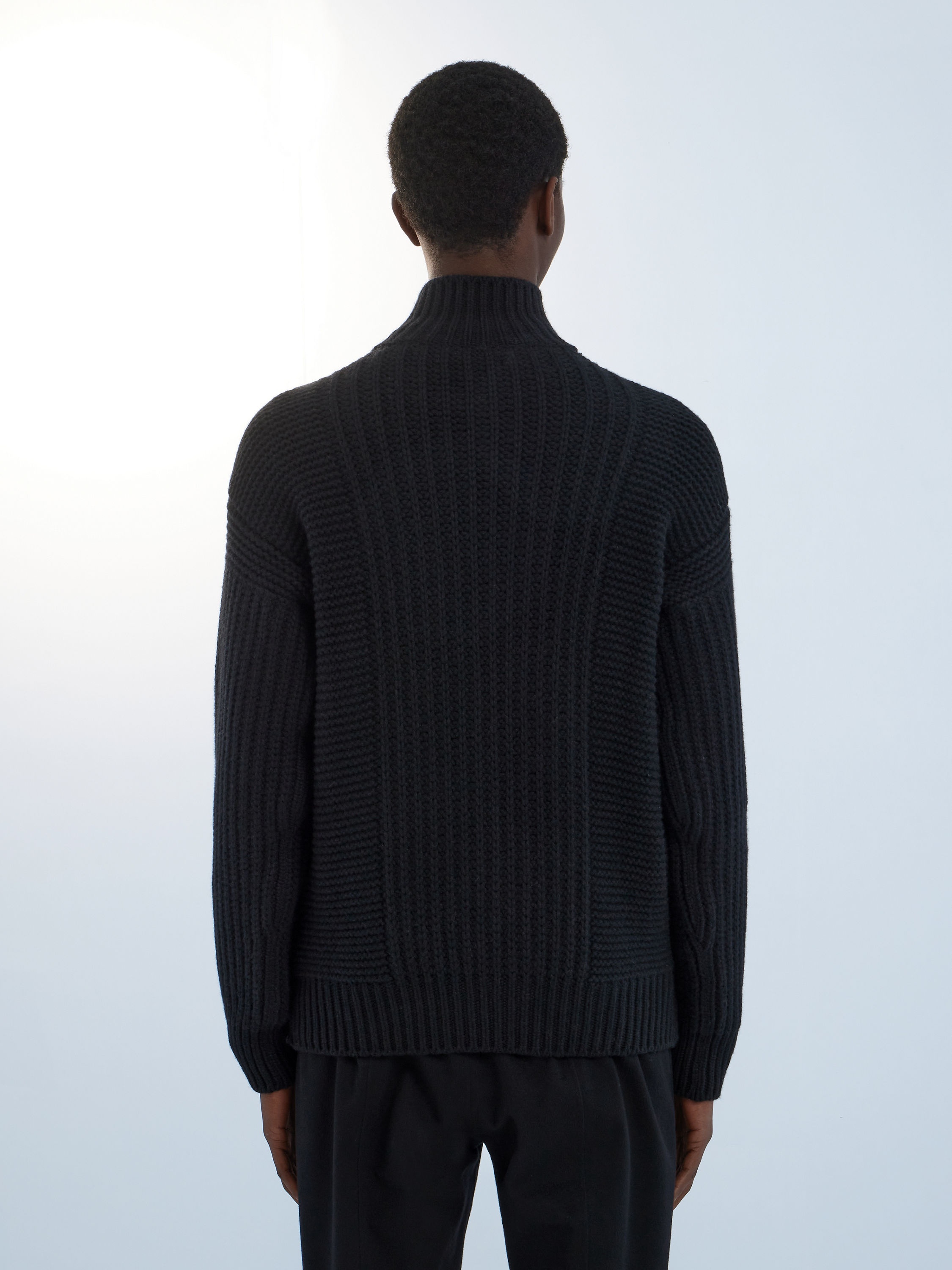BLACK OASI CASHMERE HIGH NECK - 3