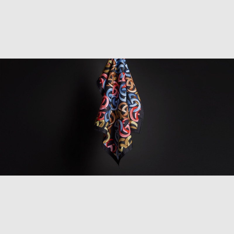 Printed silk pocket square 1