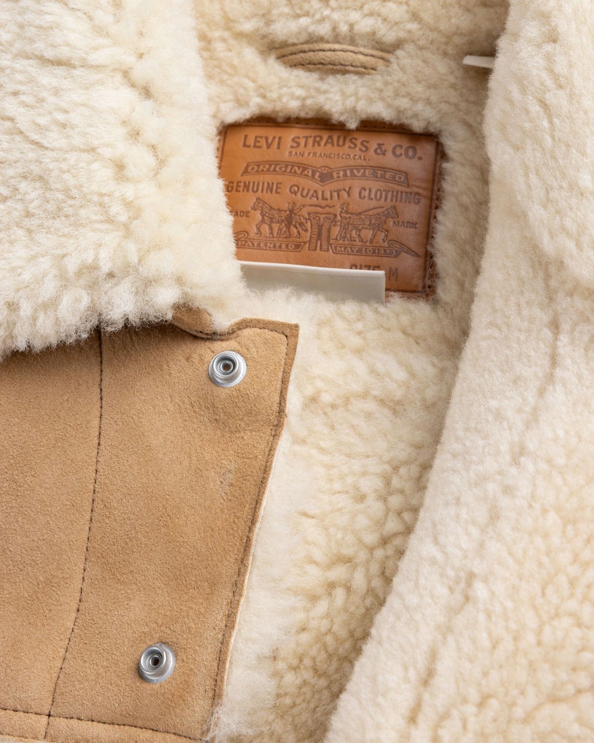 M*す様 Levi's SHEARLING OLYMPIA TRUCKER JA Shearling Olympia Trucker Jacket - Black | Levi's® US