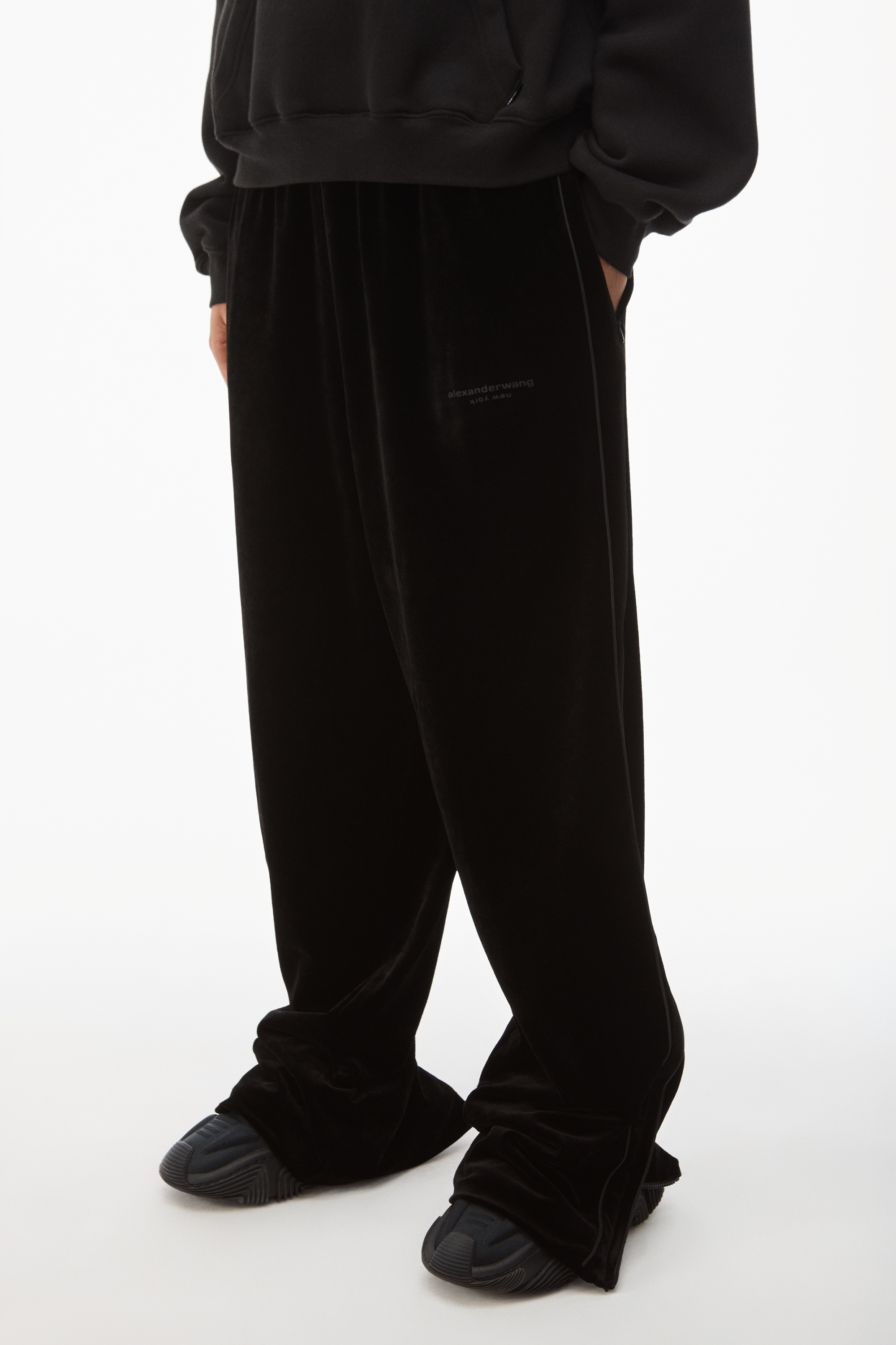 TRACK PANT IN CRUSHED VELOUR - 3