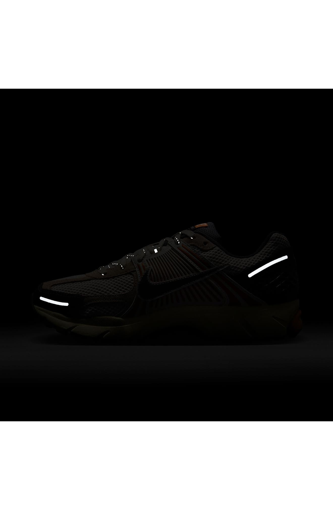 Nike Zoom Vomero 5 Sneaker in Phantom/Flat Pewter at Nordstrom - 9