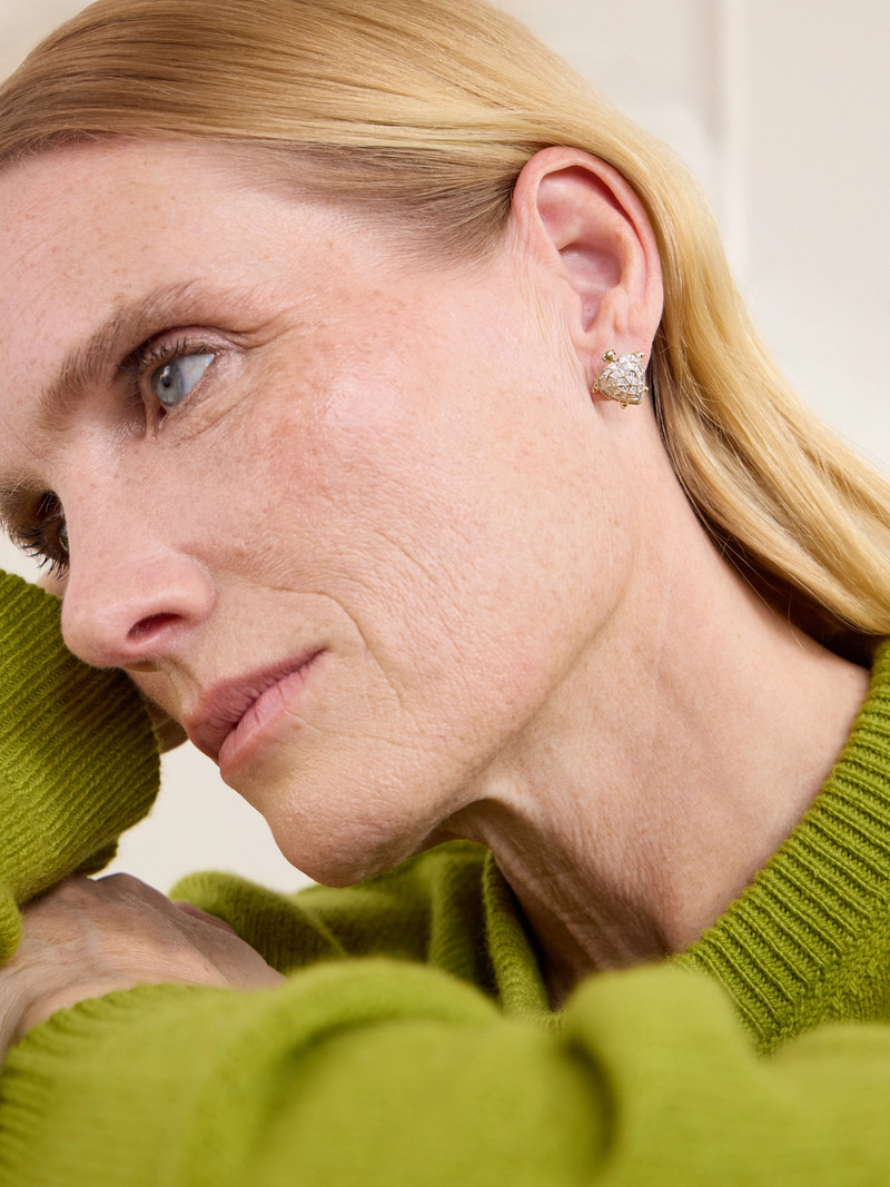 Yvonne Léon Tortue Coeur 9-karat Gold Diamond Earrings outlook