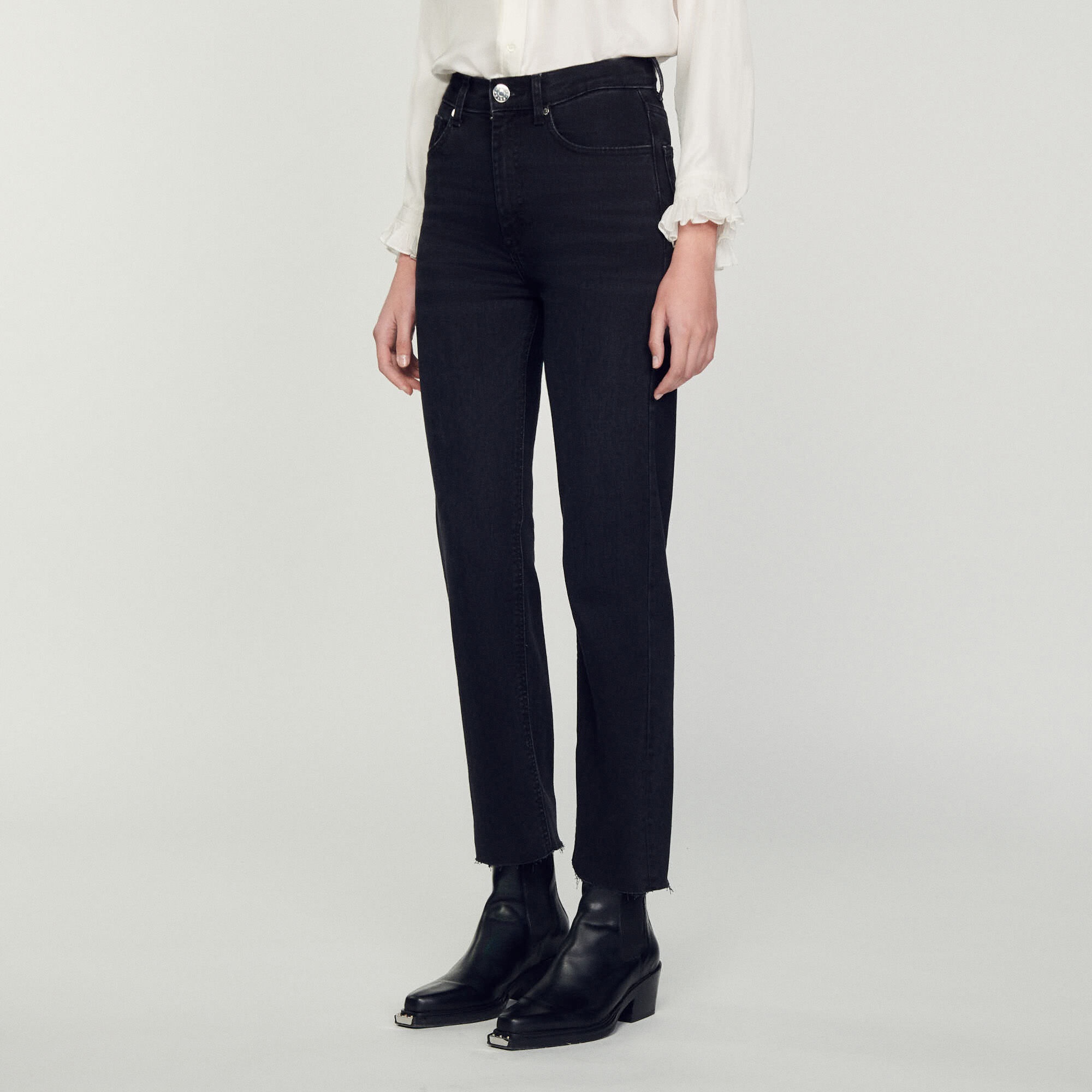 STRAIGHT-CUT JEANS WITH RAW EDGES - 5