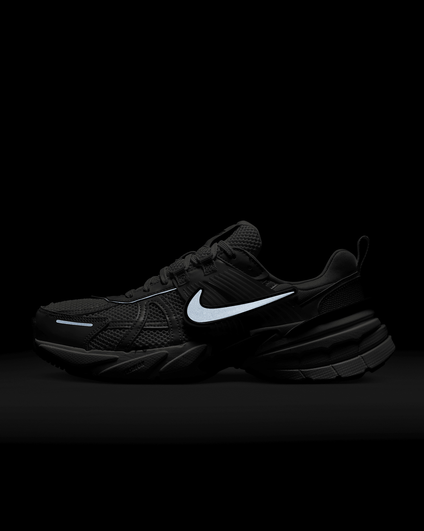 Nike V2K Run Shoes - 10
