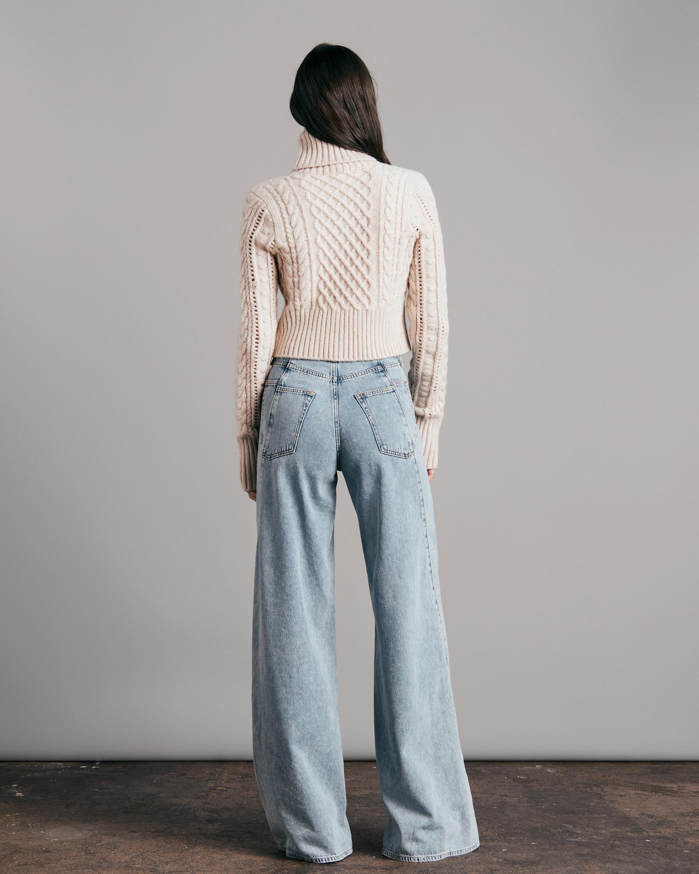 Elizabeth Wool Cable Turtleneck
Slim Fit Sweater - 5