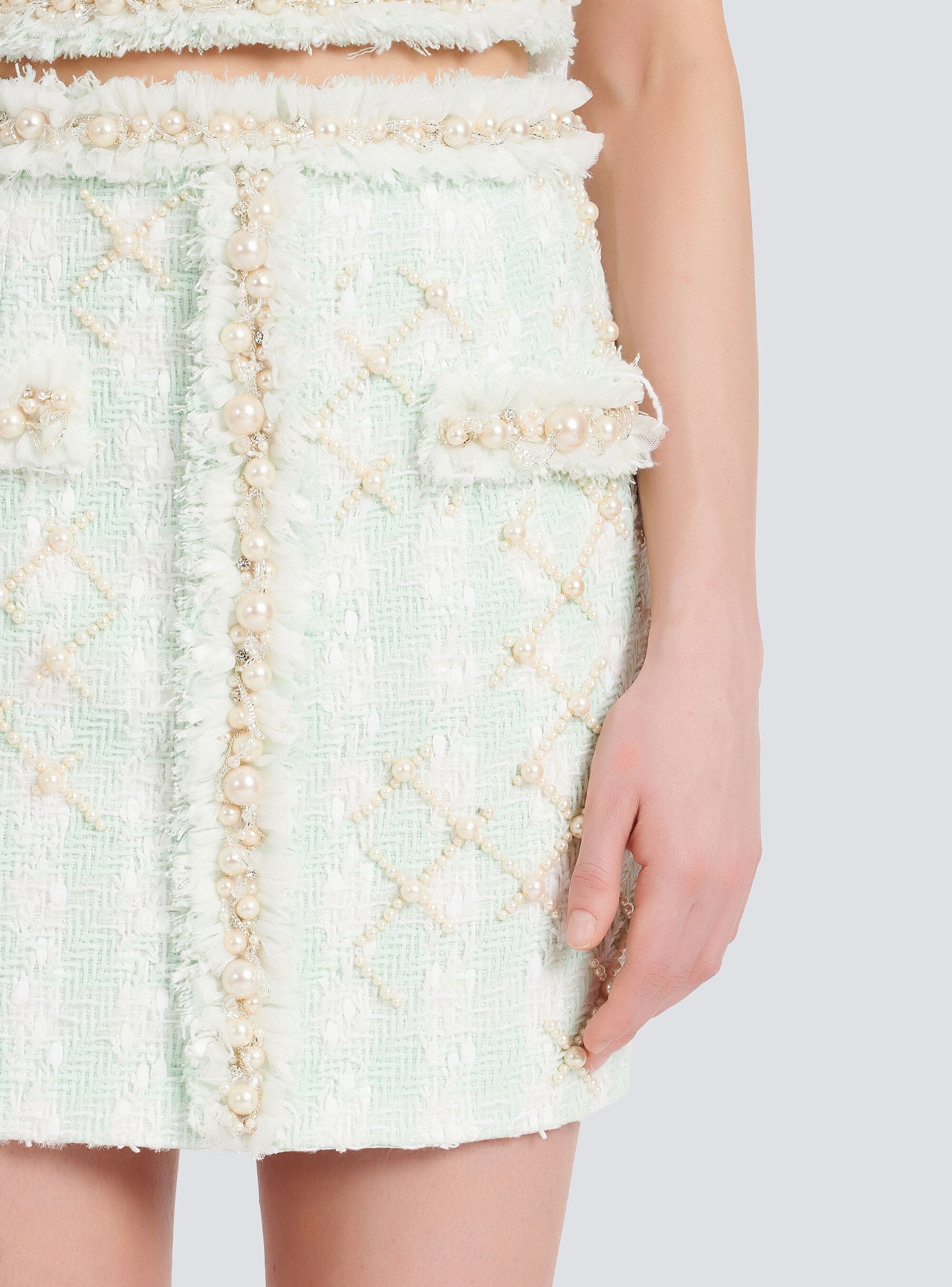 Short tweed skirt with embroidery - 7