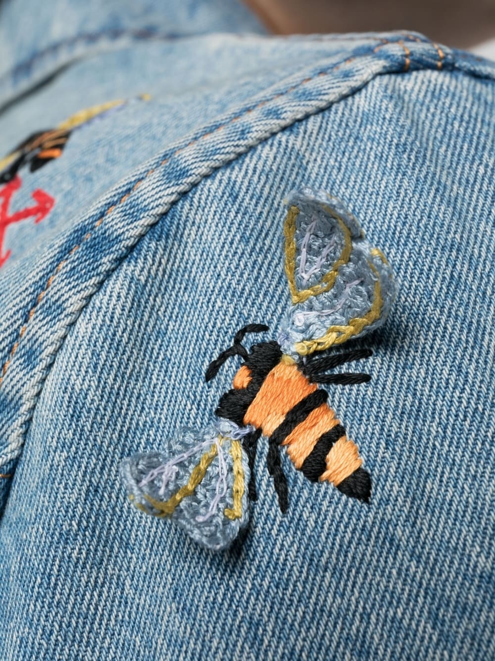 bee-embroidered denim jacket - 5