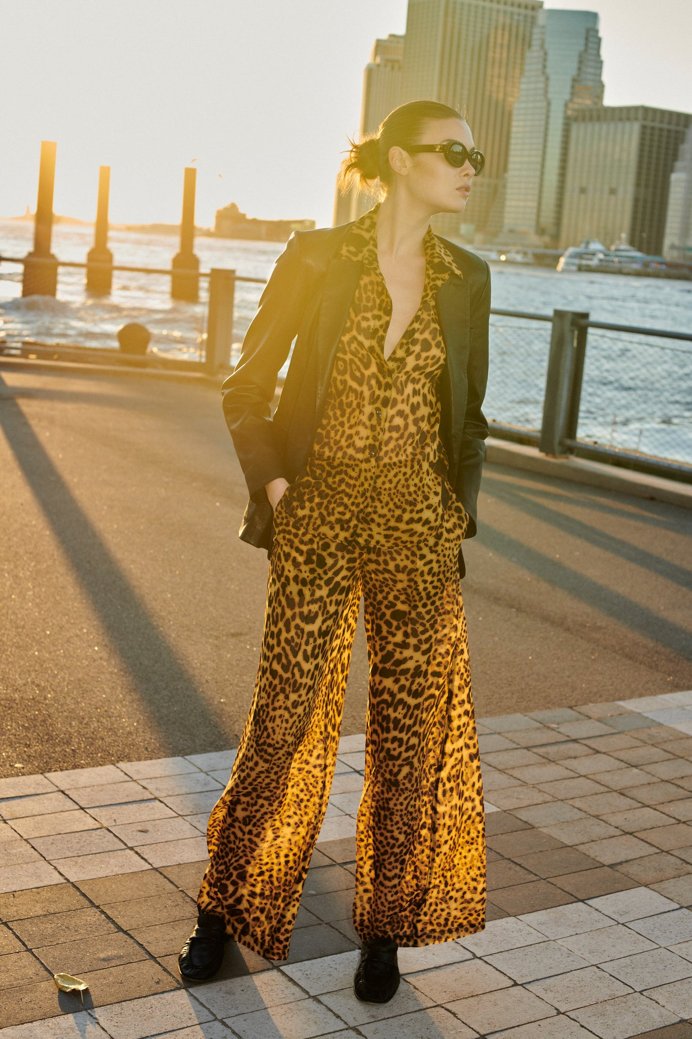 DARK LEOPARD SILK FITTED BUTTON DOWN - 2