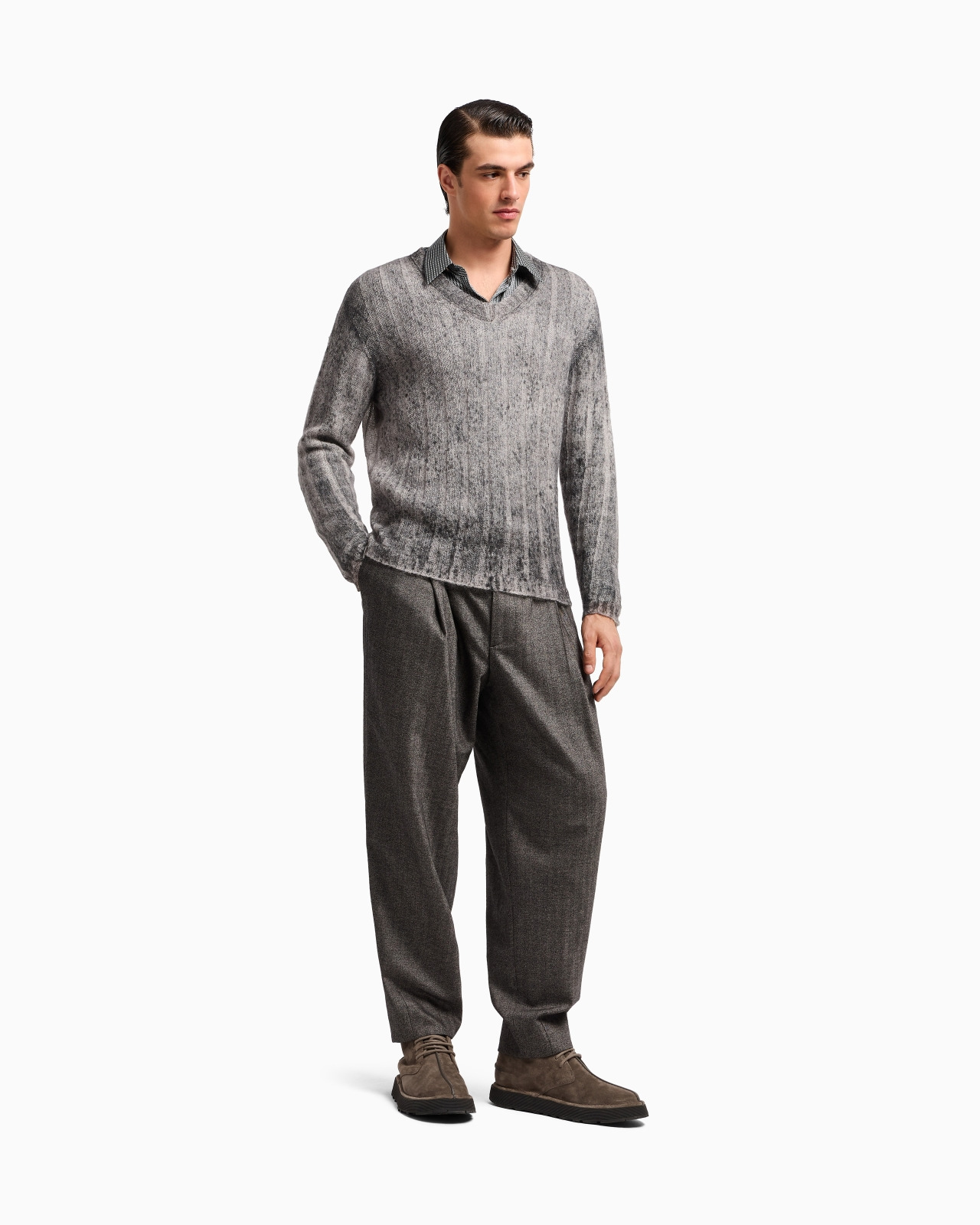 V-NECK JUMPER IN VIRGIN WOOL - 2