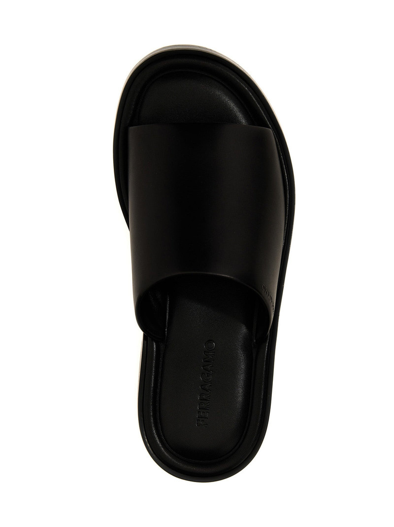 FERRAGAMO Giunone Sandals Black outlook