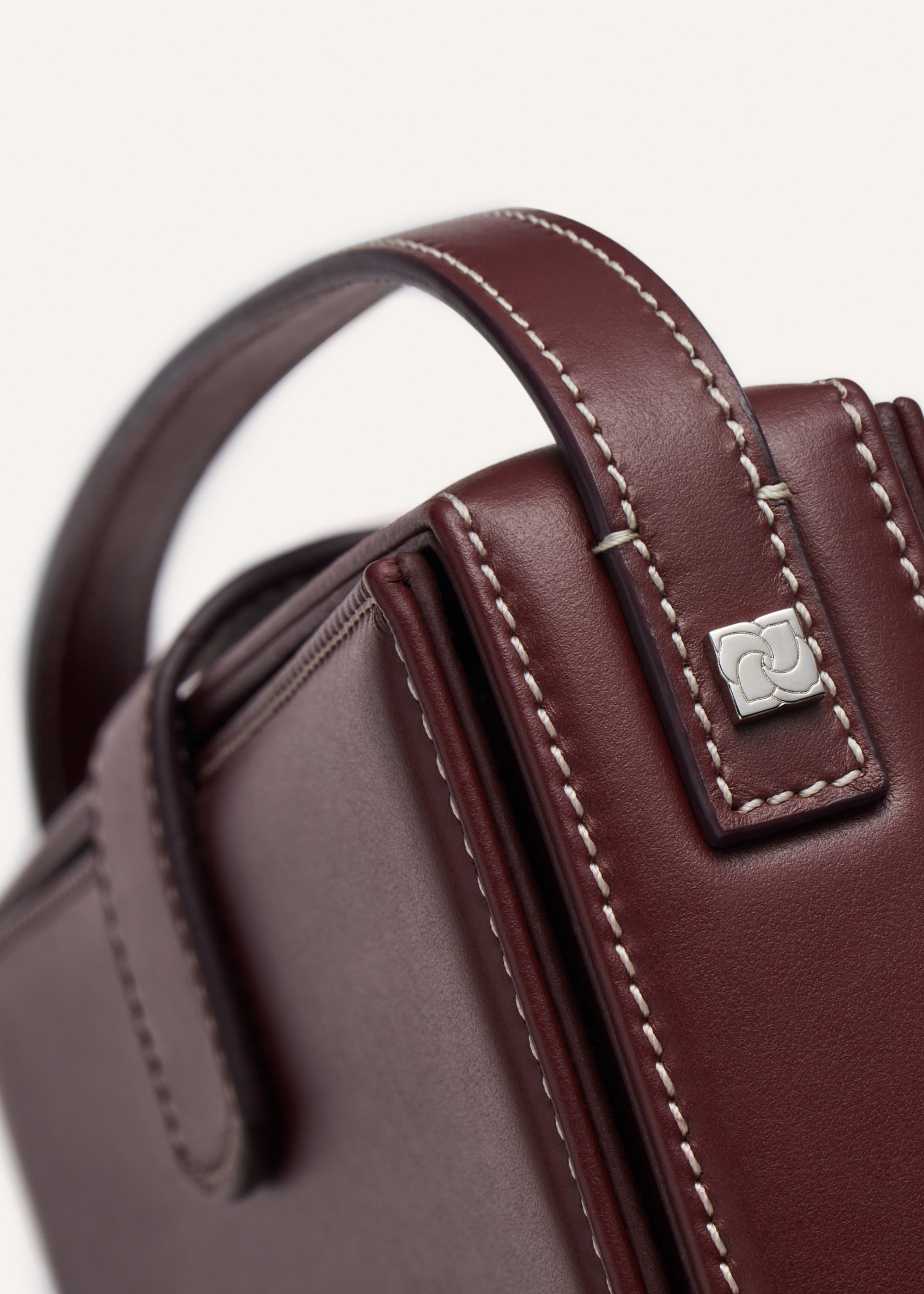 Apolonia bag in burgundy leather with flower charm - 3