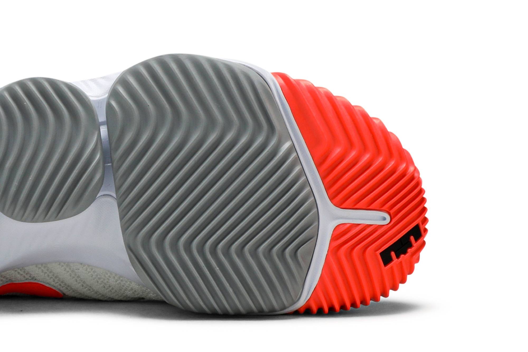 Nike LeBron 16 'Air Tech Challenge Hot Lava White' goat REVERSIBLE