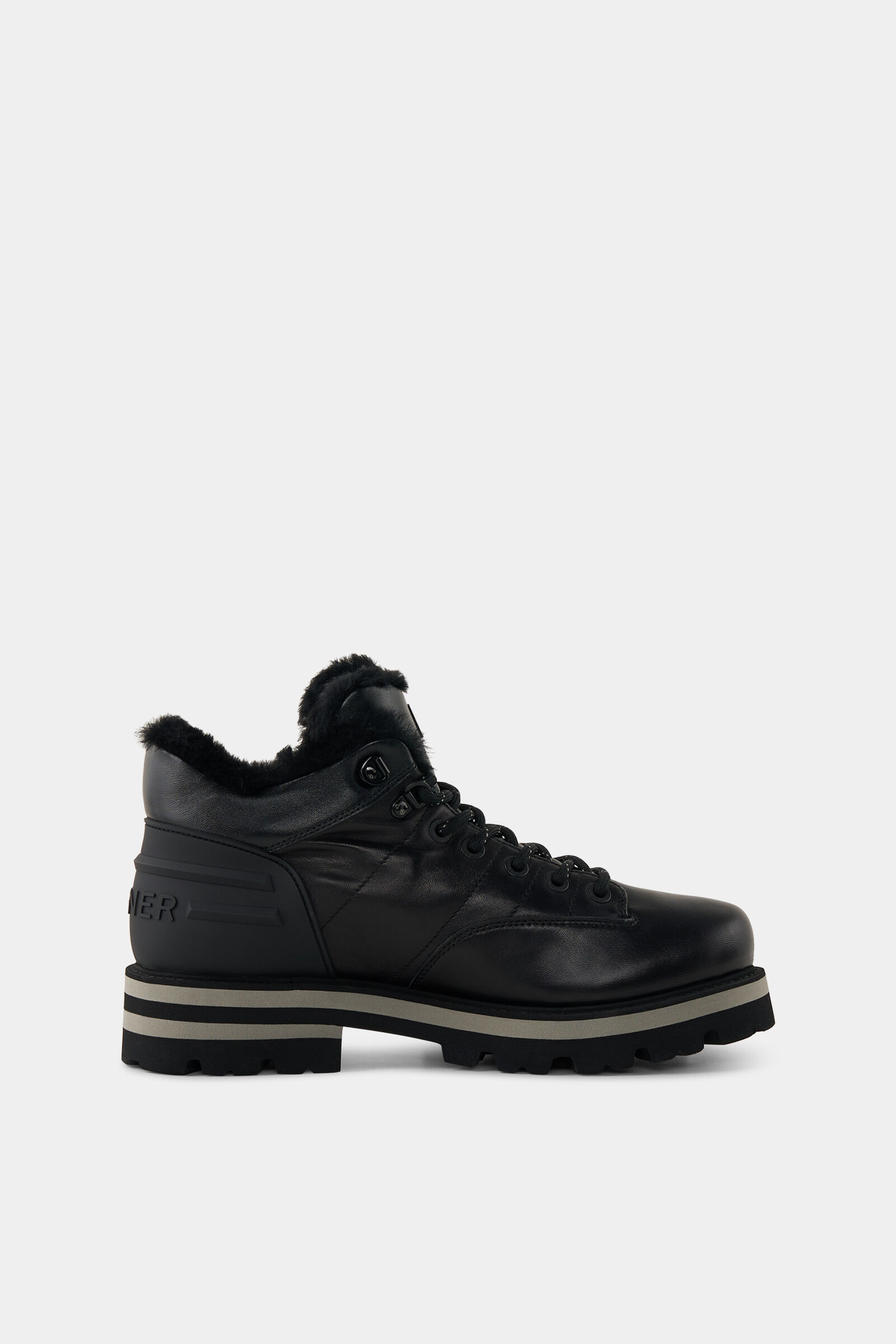 Low boots Courchevel in Black - 2