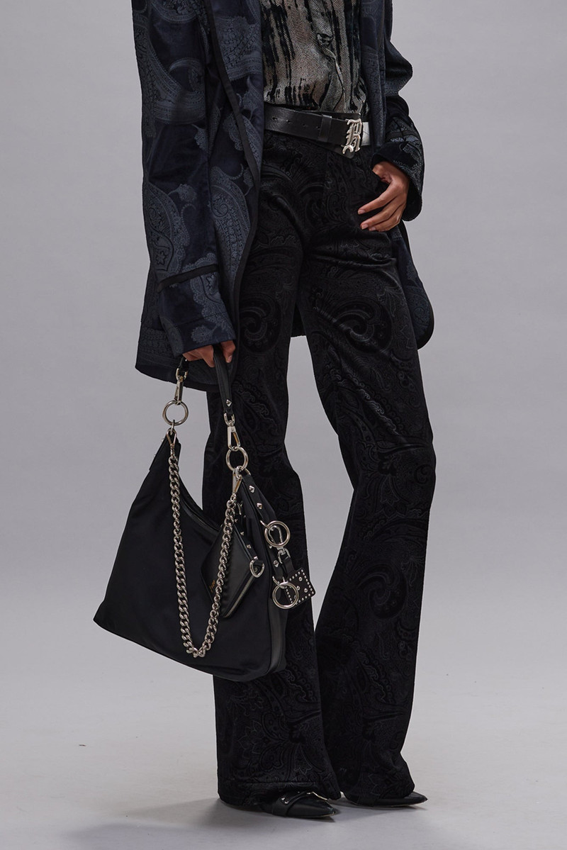 R13 CHARLOTTE JEAN outlook