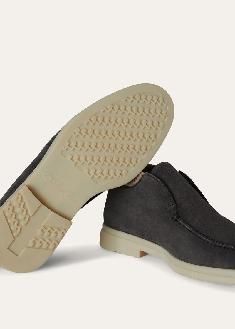 Open Wintery Walk Chukka Boots 4