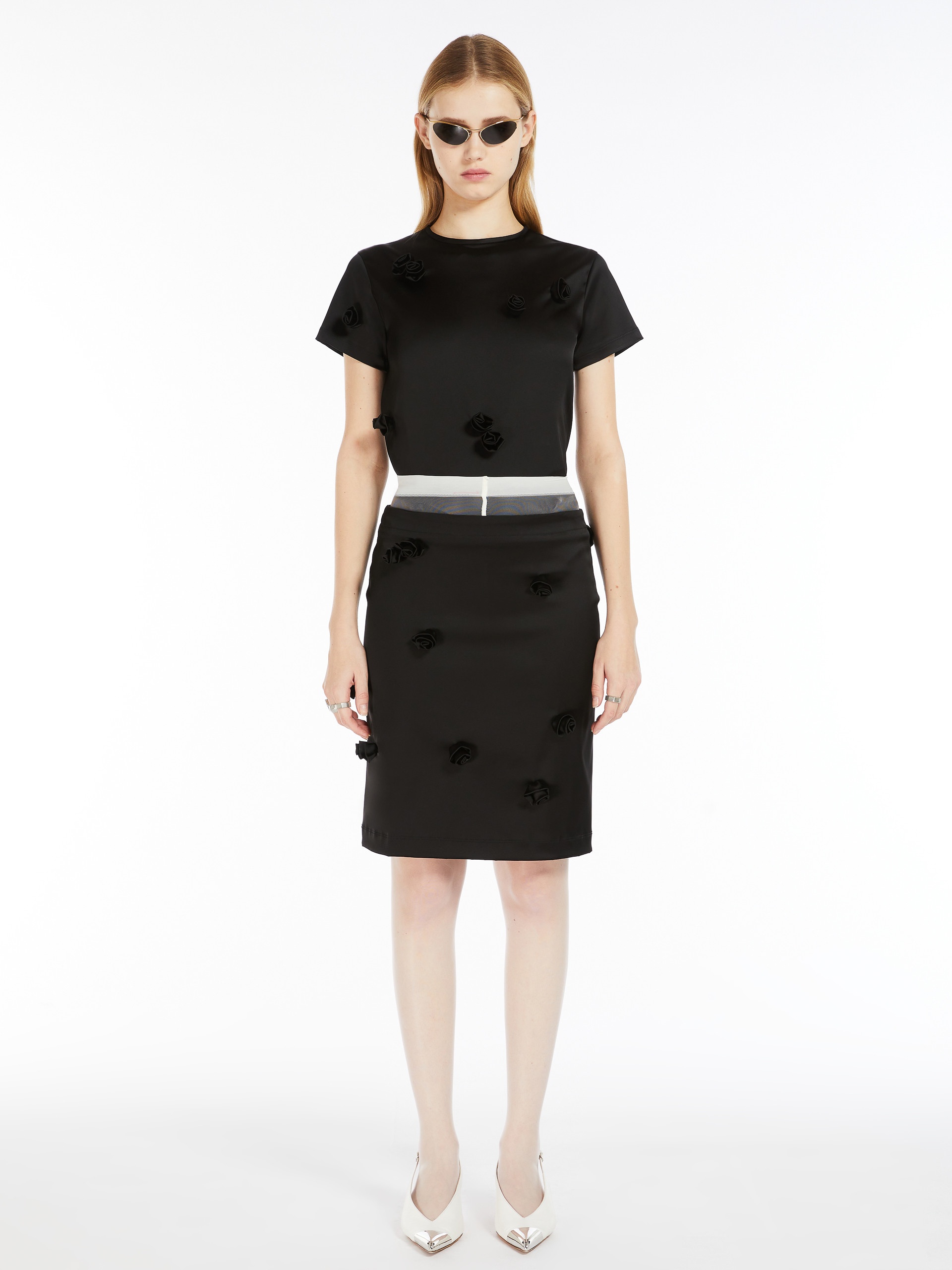 MENDOZA Slim-fit top with embroidered rose detail - 2