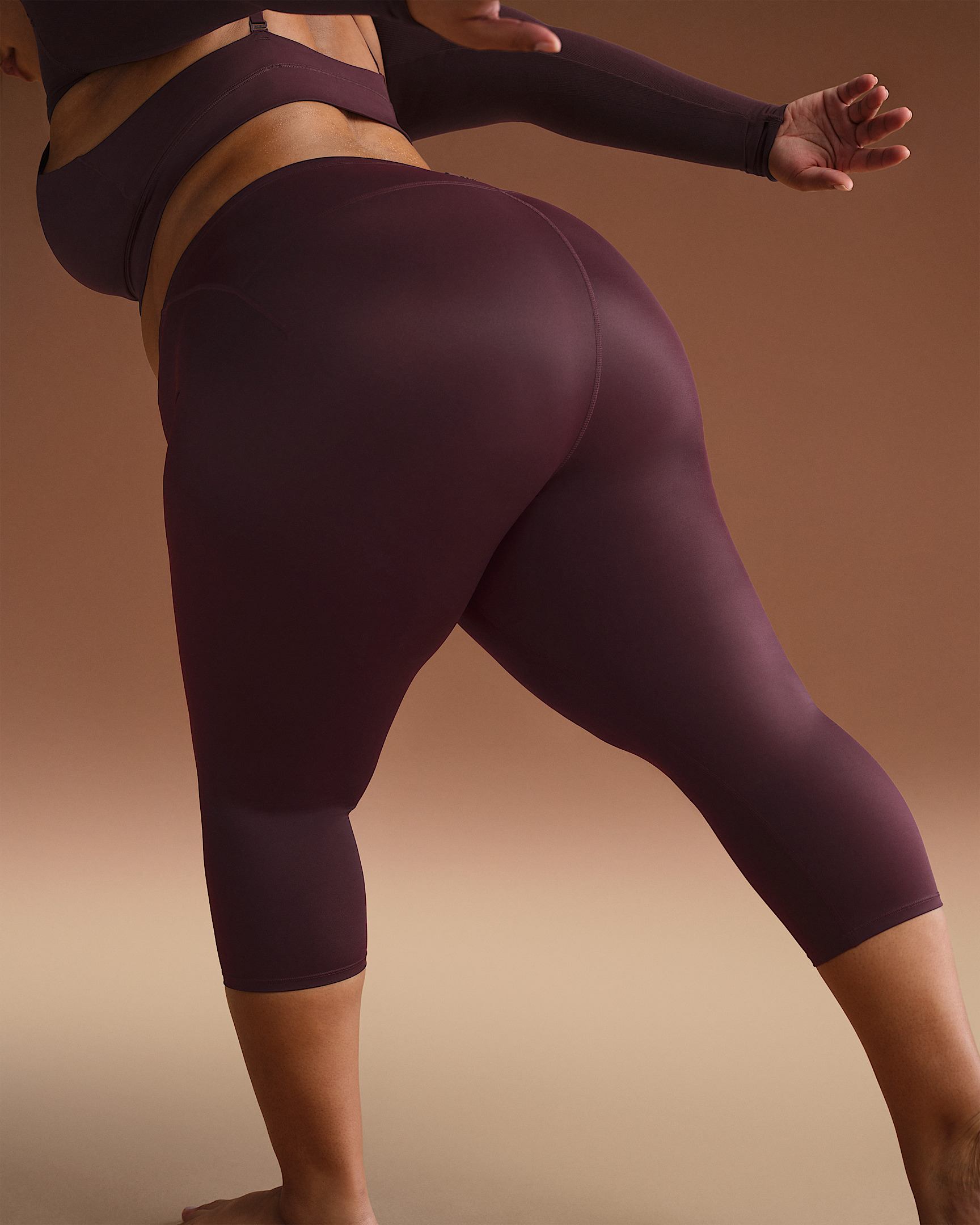 NikeSKIMS Shine Women's High-Waisted 17" Leggings with Drawcord - 8