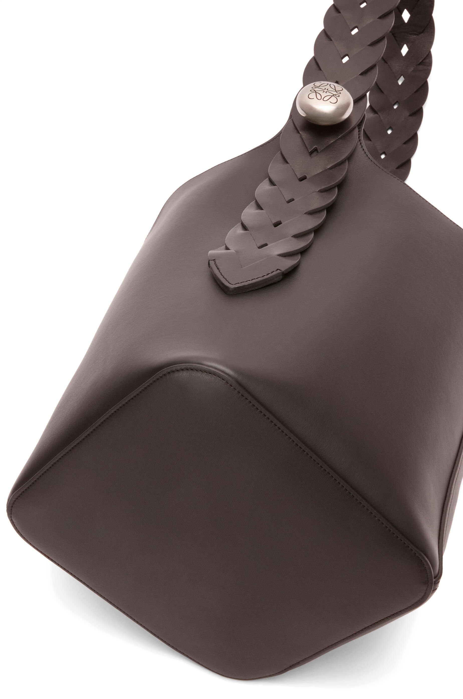 Large Pebble Bucket bag in mellow calfskin - 8