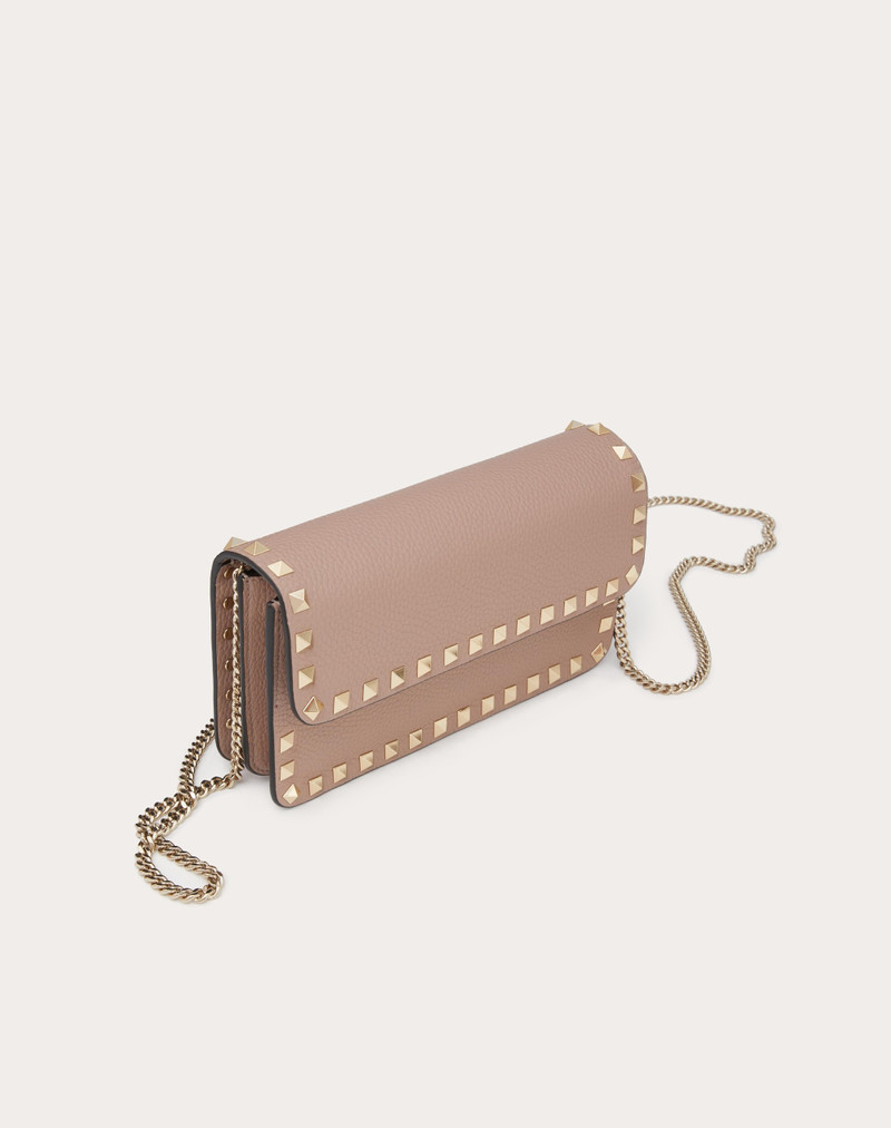 ROCKSTUD GRAINY CALFSKIN CHAIN POUCH 5