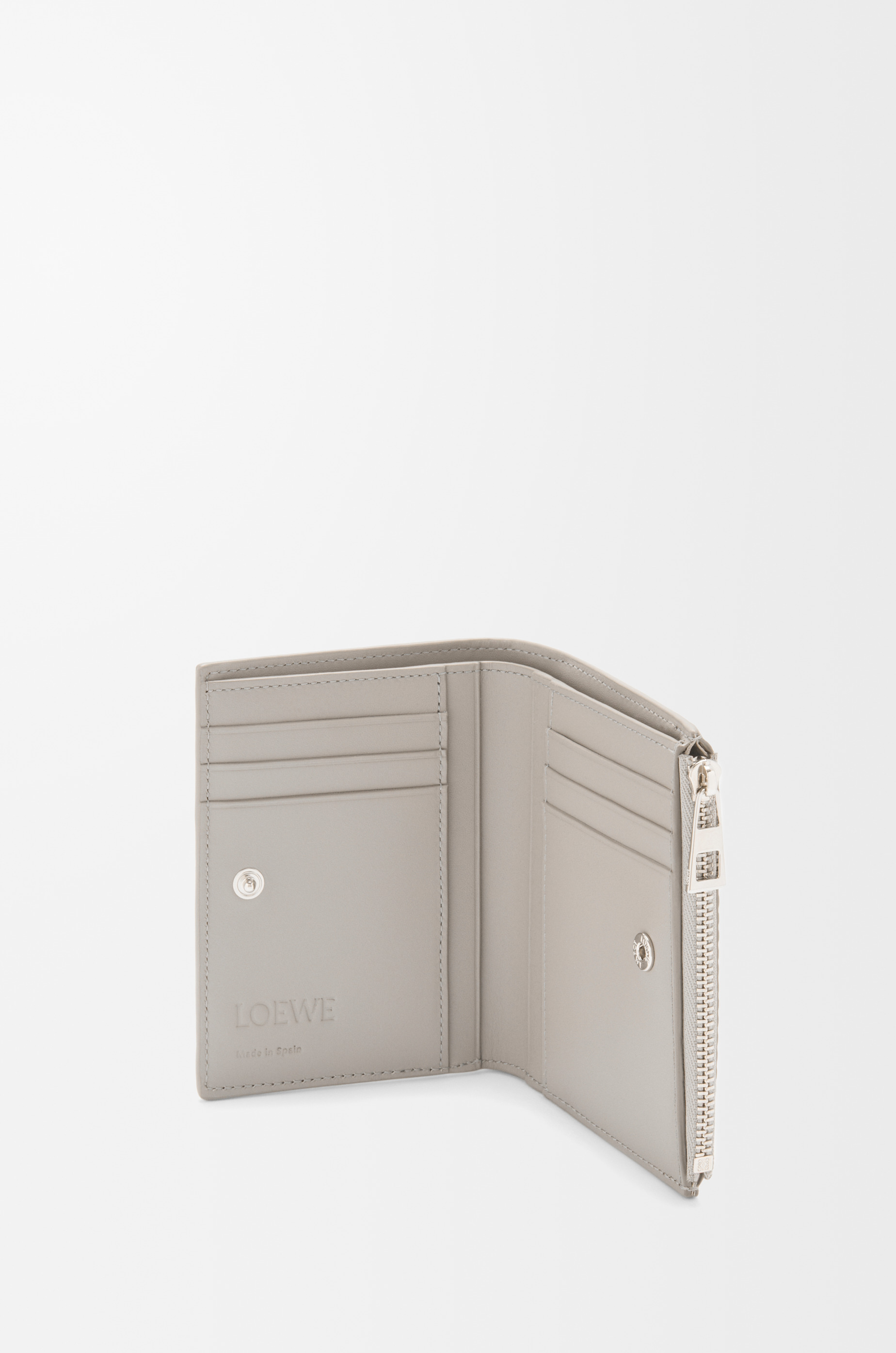 Slim compact walllet in textured classic calfskin - 3