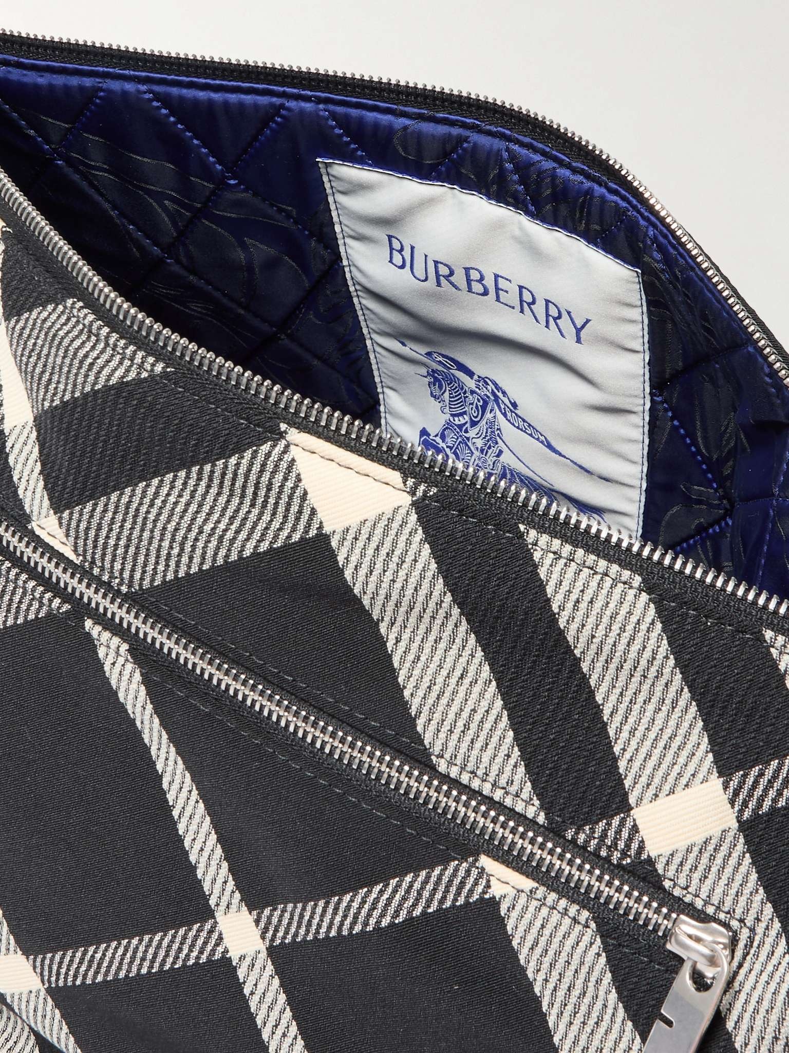 【関税&送料込】Burberry Shield Check Jacquard Messenger Bag Burberry Large Shield Checked Jacquard Messenger Bag
