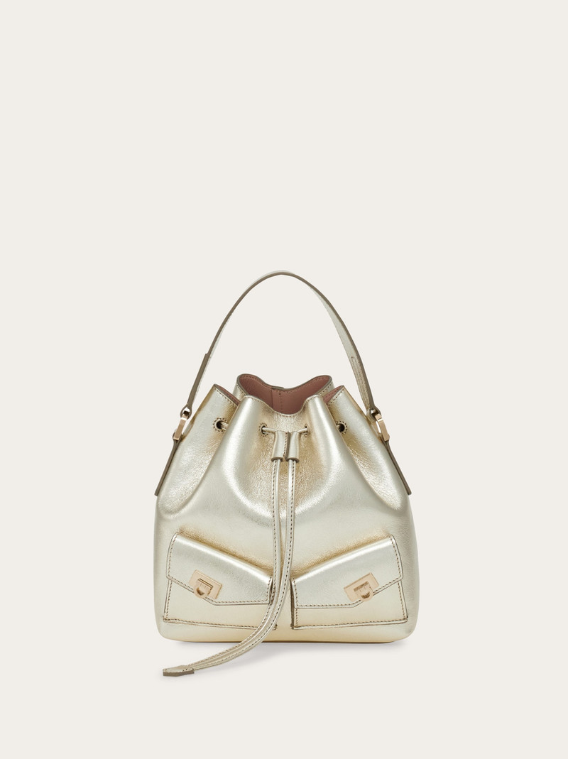 Multipocket bucket bag 1